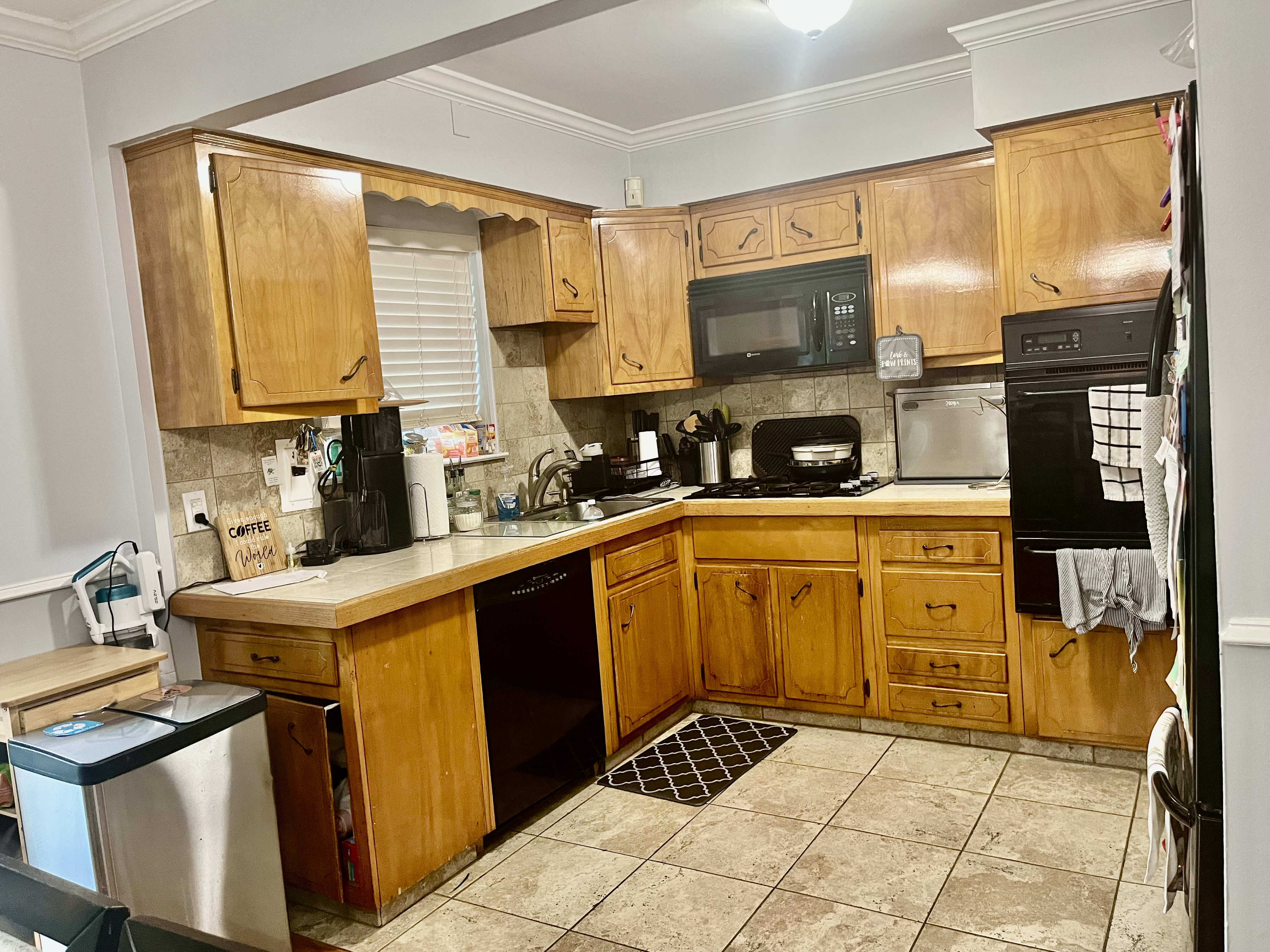 Bronx, New York, 10469, United States, 4 Bedrooms Bedrooms, ,2 BathroomsBathrooms,Residential,For Sale,1927871
