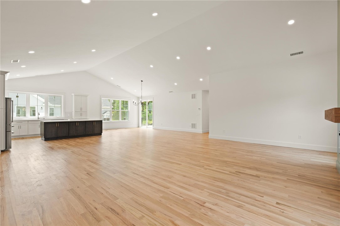 Johnston, Rhode Island, 02919, United States, 3 Bedrooms Bedrooms, ,3 BathroomsBathrooms,Residential,For Sale,1939389