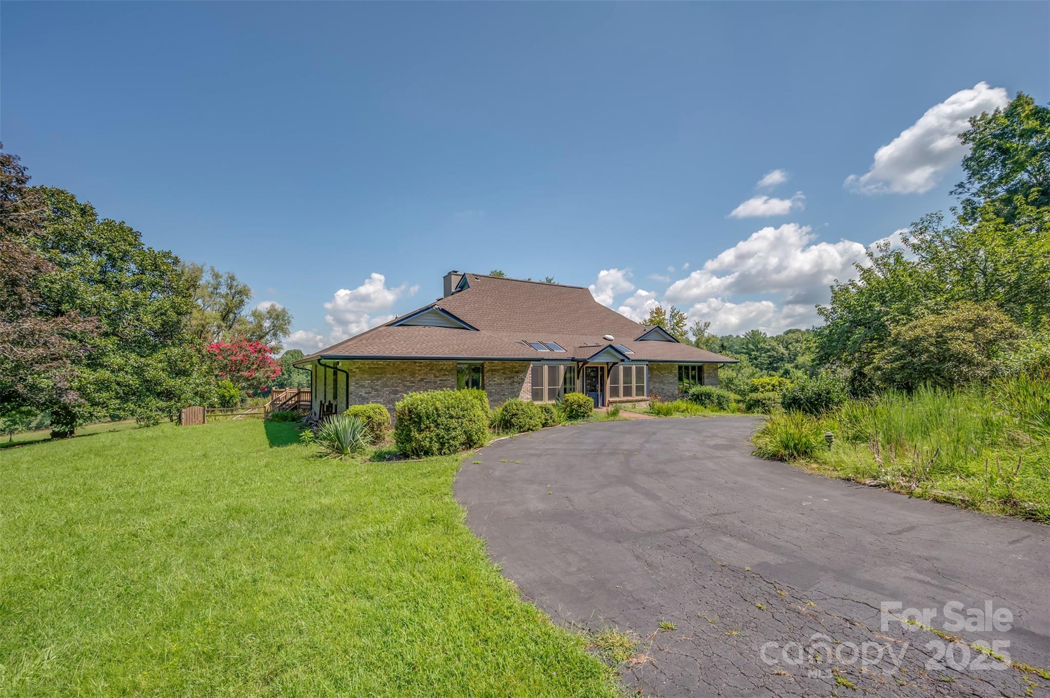 Horse Shoe, North Carolina, 28742, United States, 6 Bedrooms Bedrooms, ,6 BathroomsBathrooms,Residential,For Sale,1927207