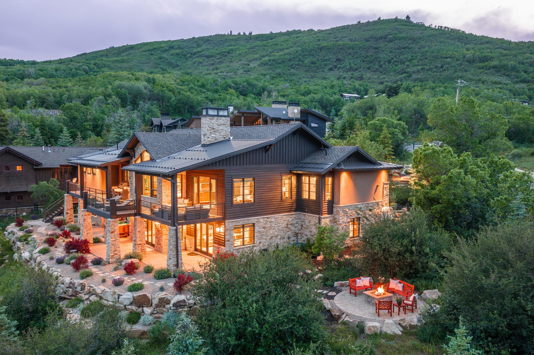  Luxury Custom Home in the Coveted Woods of Parleys Lane - 物件實景