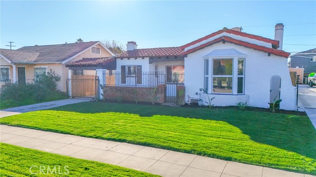 Los Angeles, California, 90047, United States, 5 Bedrooms Bedrooms, ,Residential,For Sale,2009243