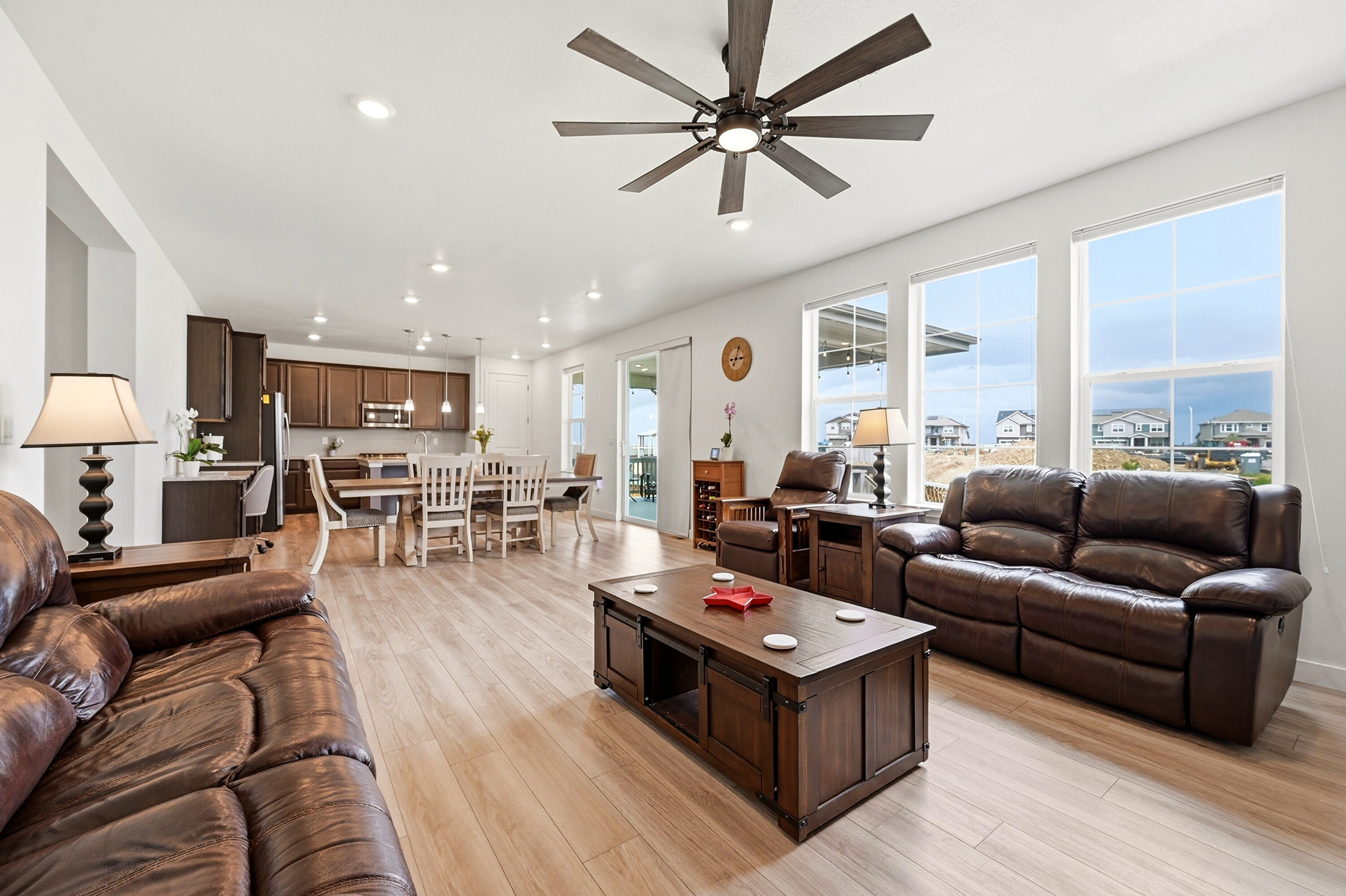 Thornton, Colorado, 80602, United States, 4 Bedrooms Bedrooms, ,2 BathroomsBathrooms,Residential,For Sale,2048657