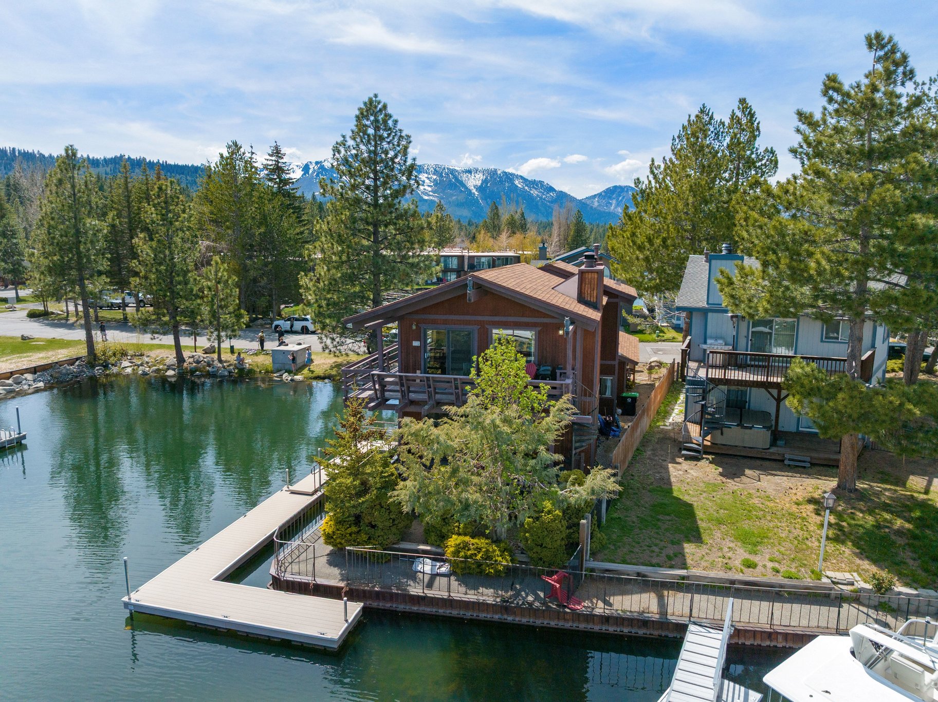  Tahoe Keys Charmer with Stunning Views - 物件實景