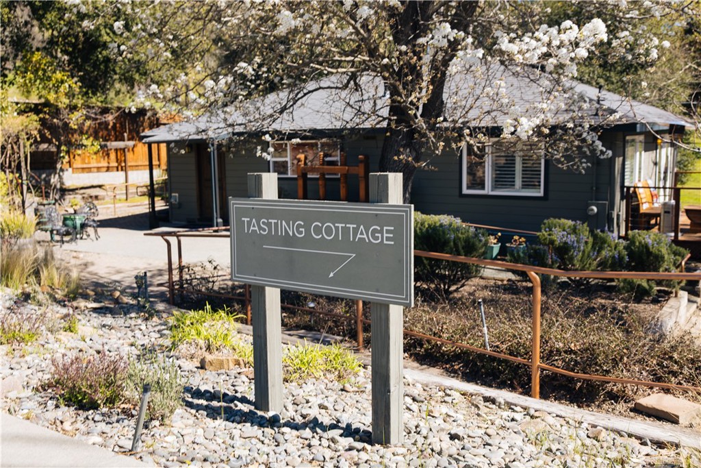 St. Helena, California, 94574, United States, 4 Bedrooms Bedrooms, ,3 BathroomsBathrooms,Residential,For Sale,1737795
