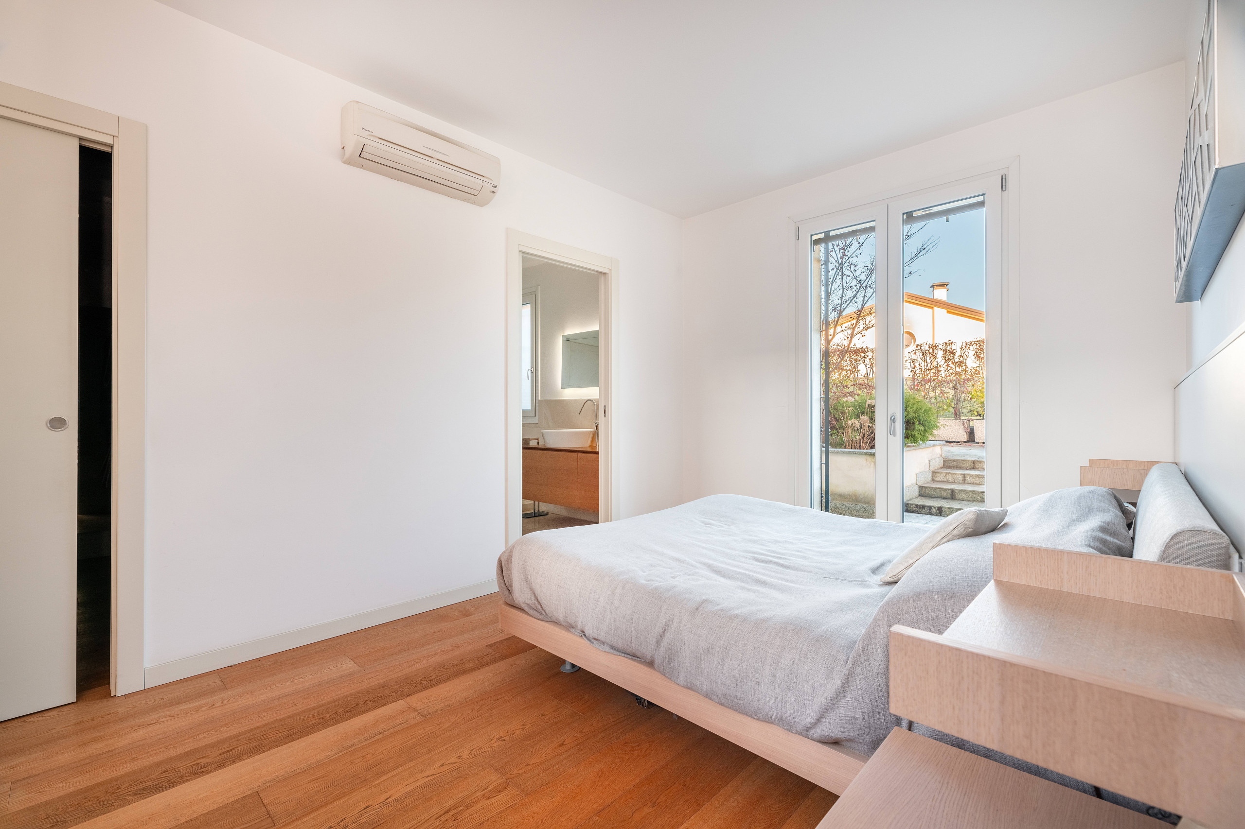 Cabiate, Como, 22060, IT, 4 Bedrooms Bedrooms, ,4 BathroomsBathrooms,Residential,For Sale,1940024