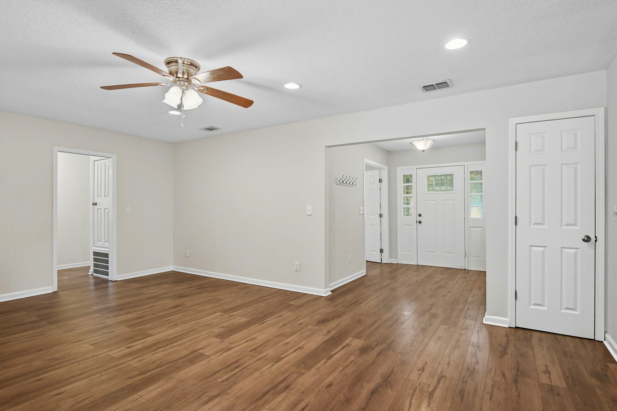 Niceville, Florida, 32578, United States, 4 Bedrooms Bedrooms, ,2 BathroomsBathrooms,Residential,For Sale,1961467