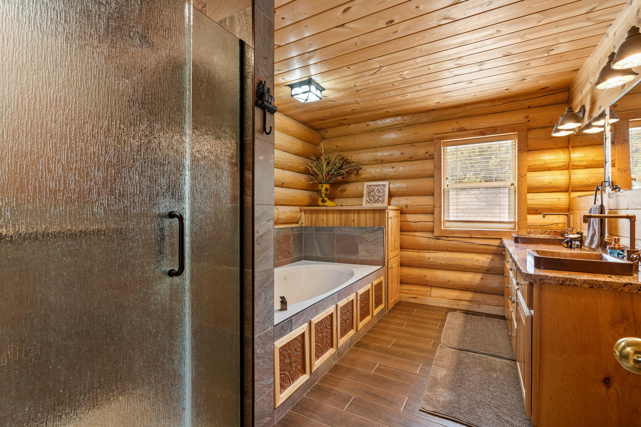 Parowan, Utah, 84761, United States, 5 Bedrooms Bedrooms, ,5 BathroomsBathrooms,Residential,For Sale,1976313