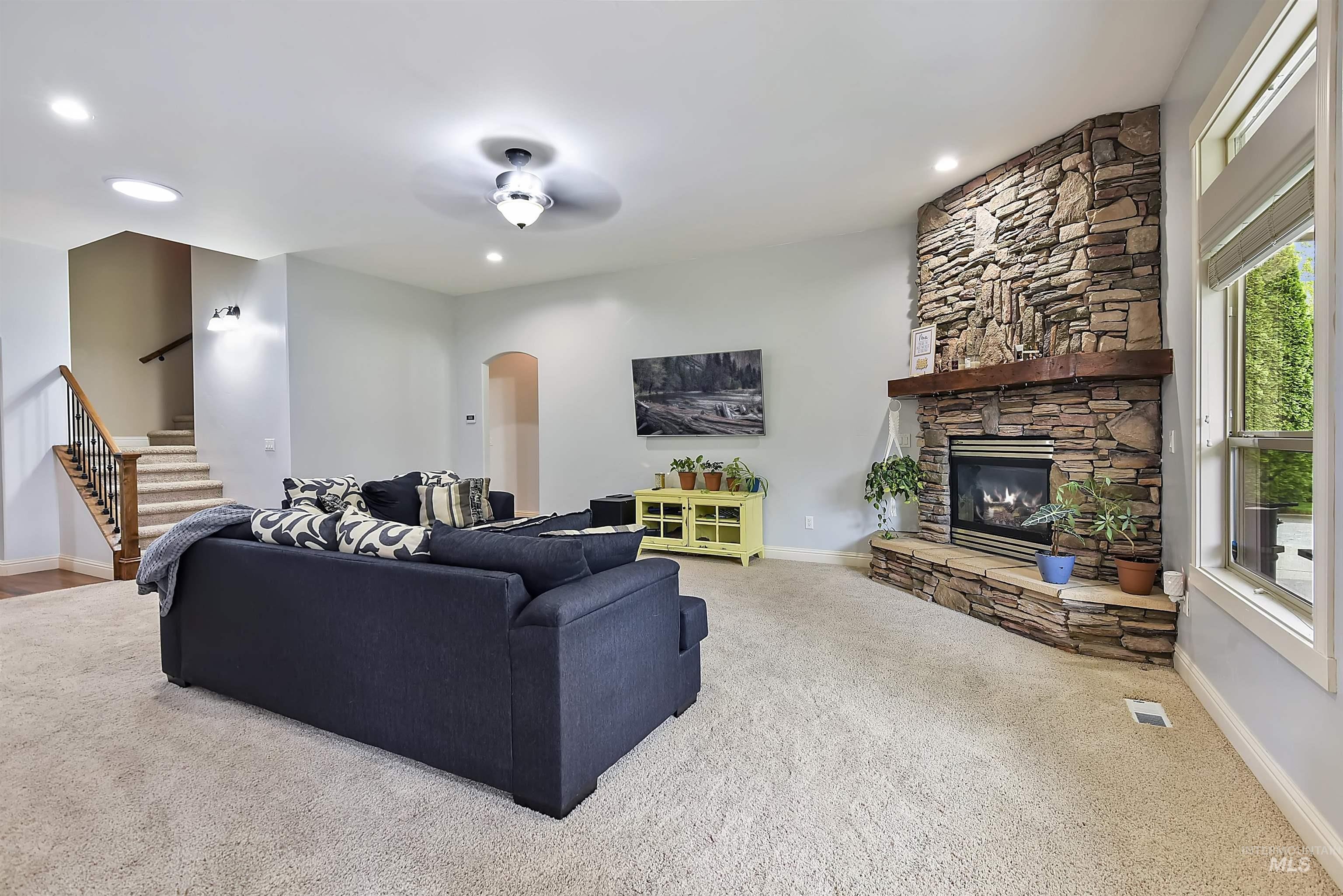 973 N Grey Pebble Way, Eagle, Idaho, 83616, United States, 5 Bedrooms Bedrooms, ,4 BathroomsBathrooms,Residential,For Sale,973 N Grey Pebble Way,1616234