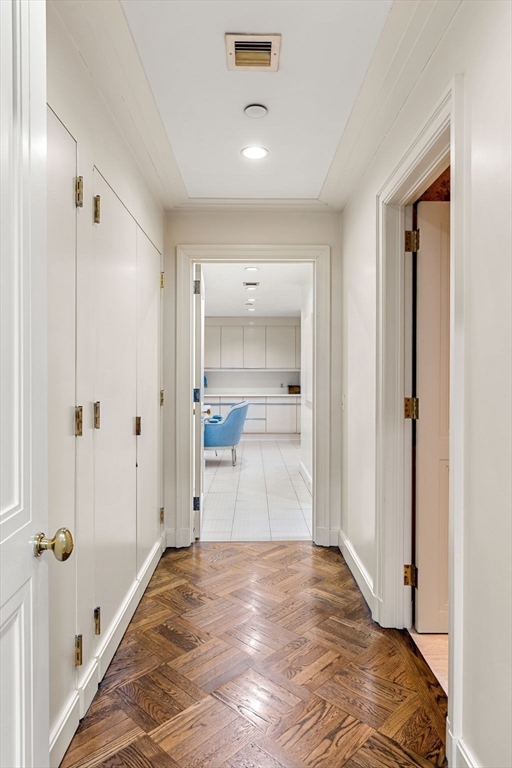 Boston, Massachusetts, 02116, United States, 3 Bedrooms Bedrooms, ,3 BathroomsBathrooms,Residential,For Sale,1850215