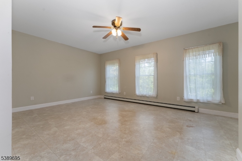 Lebanon Twp., New Jersey, 08826, United States, 3 Bedrooms Bedrooms, ,2 BathroomsBathrooms,Residential,For Sale,1960798