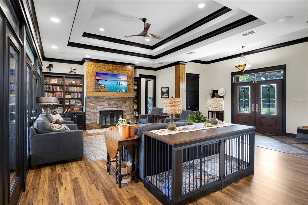 Long Branch, Texas, 75669, United States, 4 Bedrooms Bedrooms, ,4 BathroomsBathrooms,Residential,For Sale,1908688