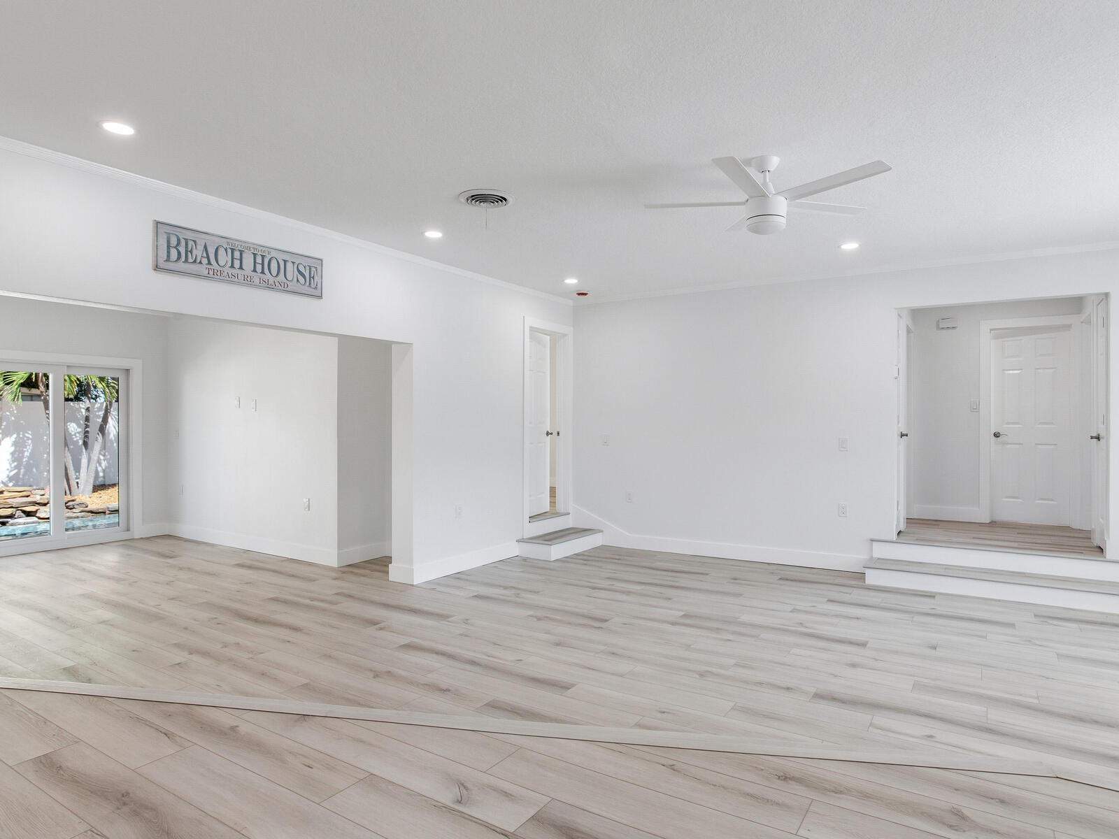 Treasure Island, Florida, 33706, United States, 3 Bedrooms Bedrooms, ,2 BathroomsBathrooms,Residential,For Sale,1981949