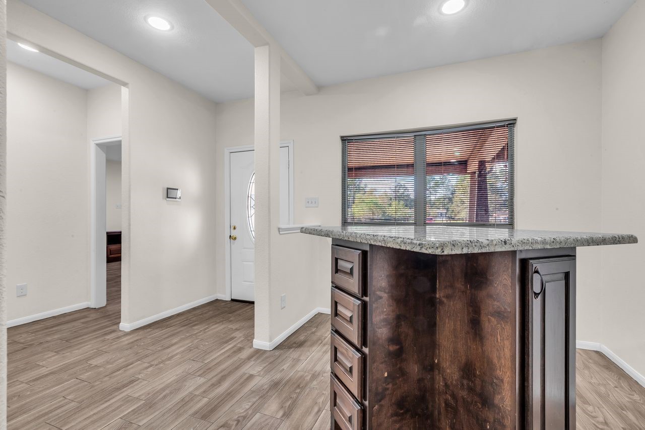 Porter, Tennessee, 77365, United States, 6 Bedrooms Bedrooms, ,4 BathroomsBathrooms,Residential,For Sale,1970156