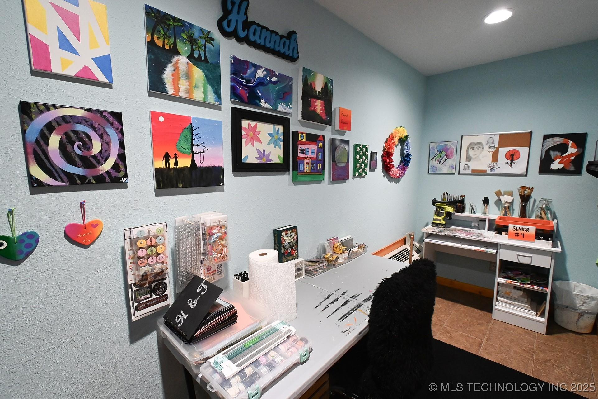 Sallisaw, Oklahoma, 74955, United States, 3 Bedrooms Bedrooms, ,3 BathroomsBathrooms,Residential,For Sale,2009698