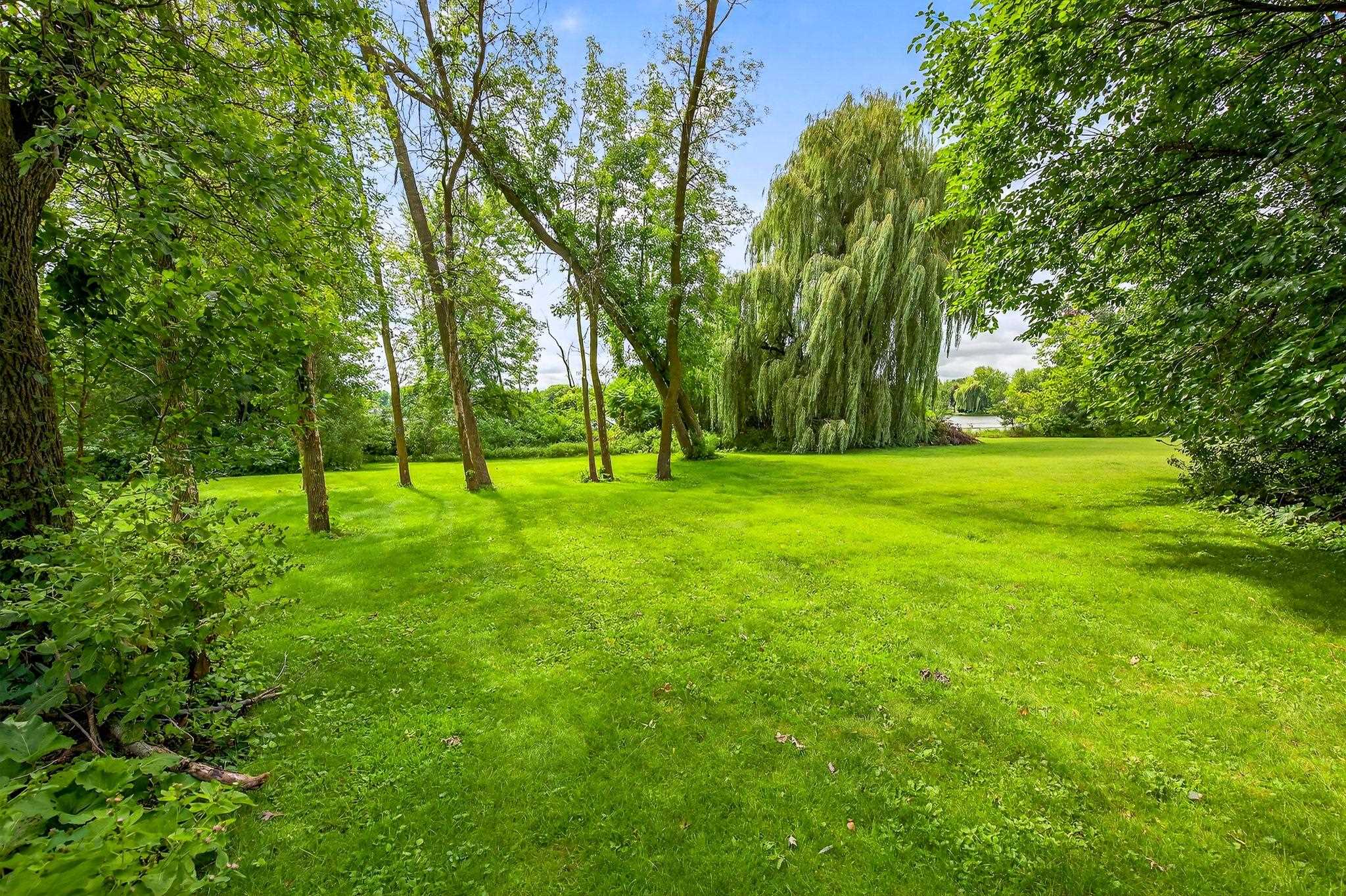 Hortonville, Wisconsin, 54944-9435, United States, 5 Bedrooms Bedrooms, ,4 BathroomsBathrooms,Residential,For Sale,1977478