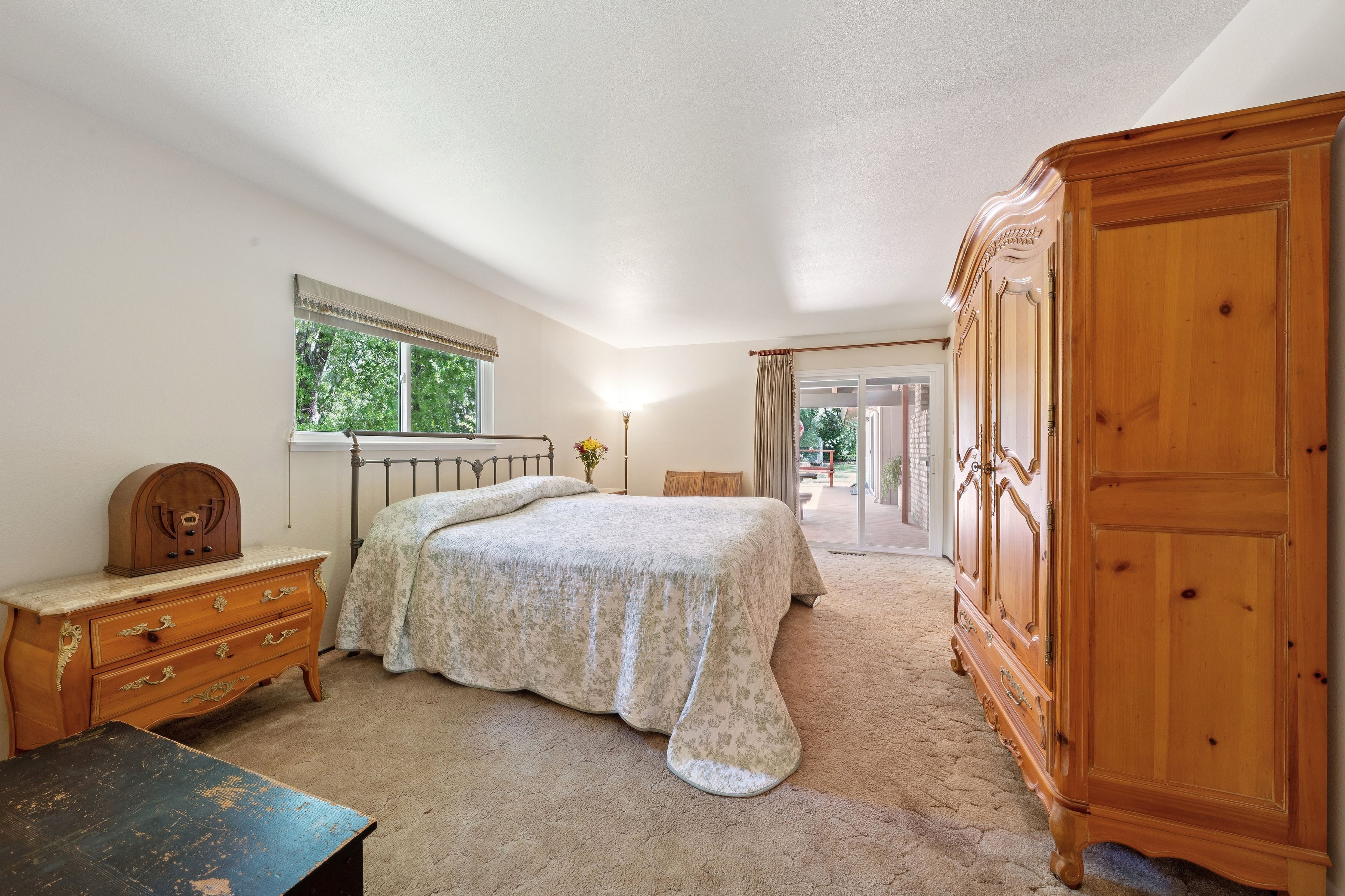  825 Woodside Aka Madrone Road - 物件實景