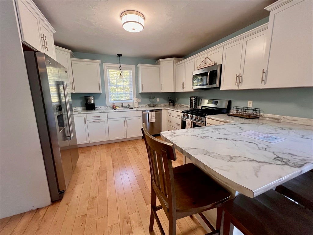 Plymouth, Massachusetts, 02360, United States, 4 Bedrooms Bedrooms, ,4 BathroomsBathrooms,Residential,For Sale,1979999