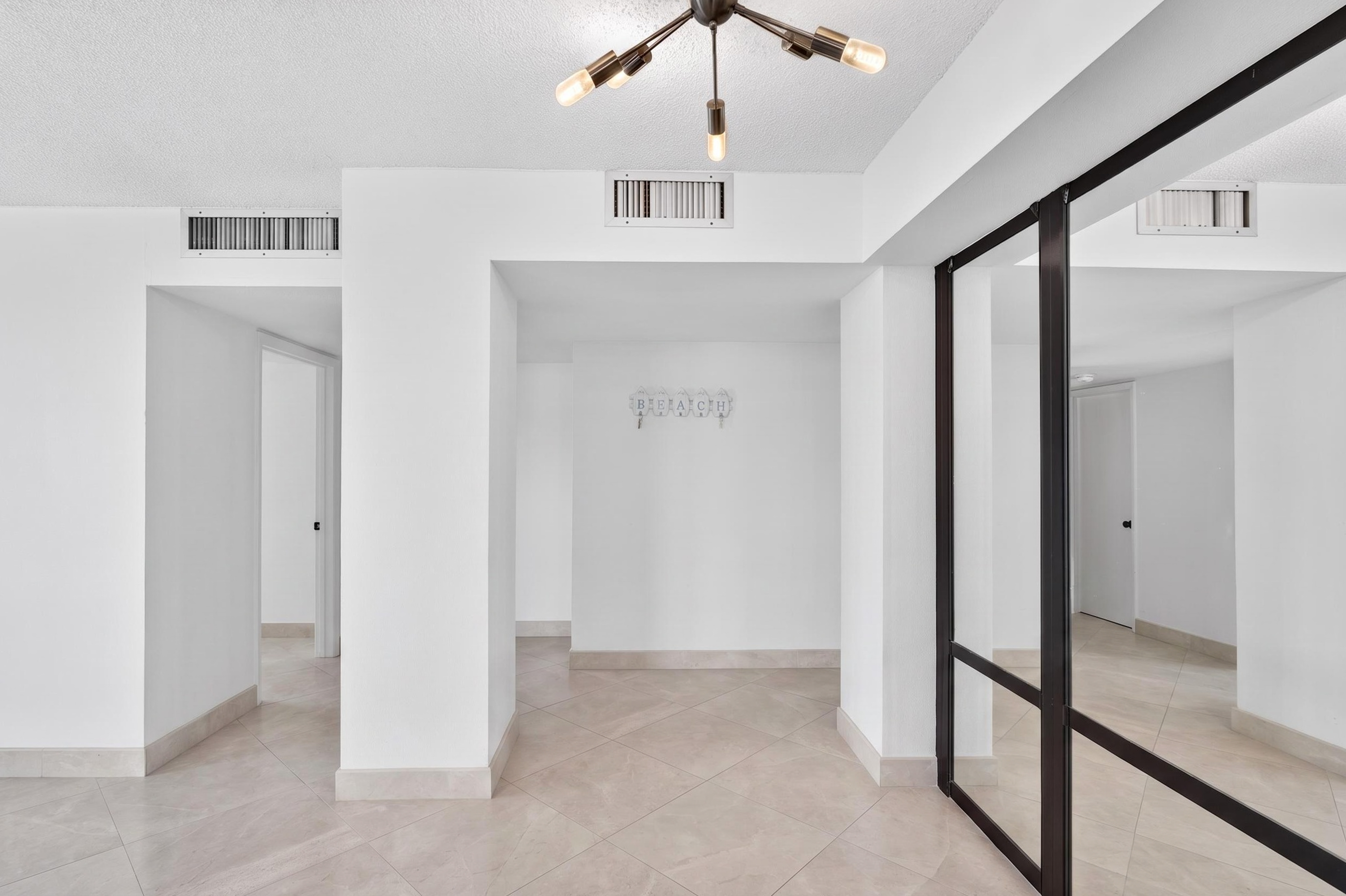  111 Briny Avenue, Pompano Beach, FL, 33062 - 物件實景