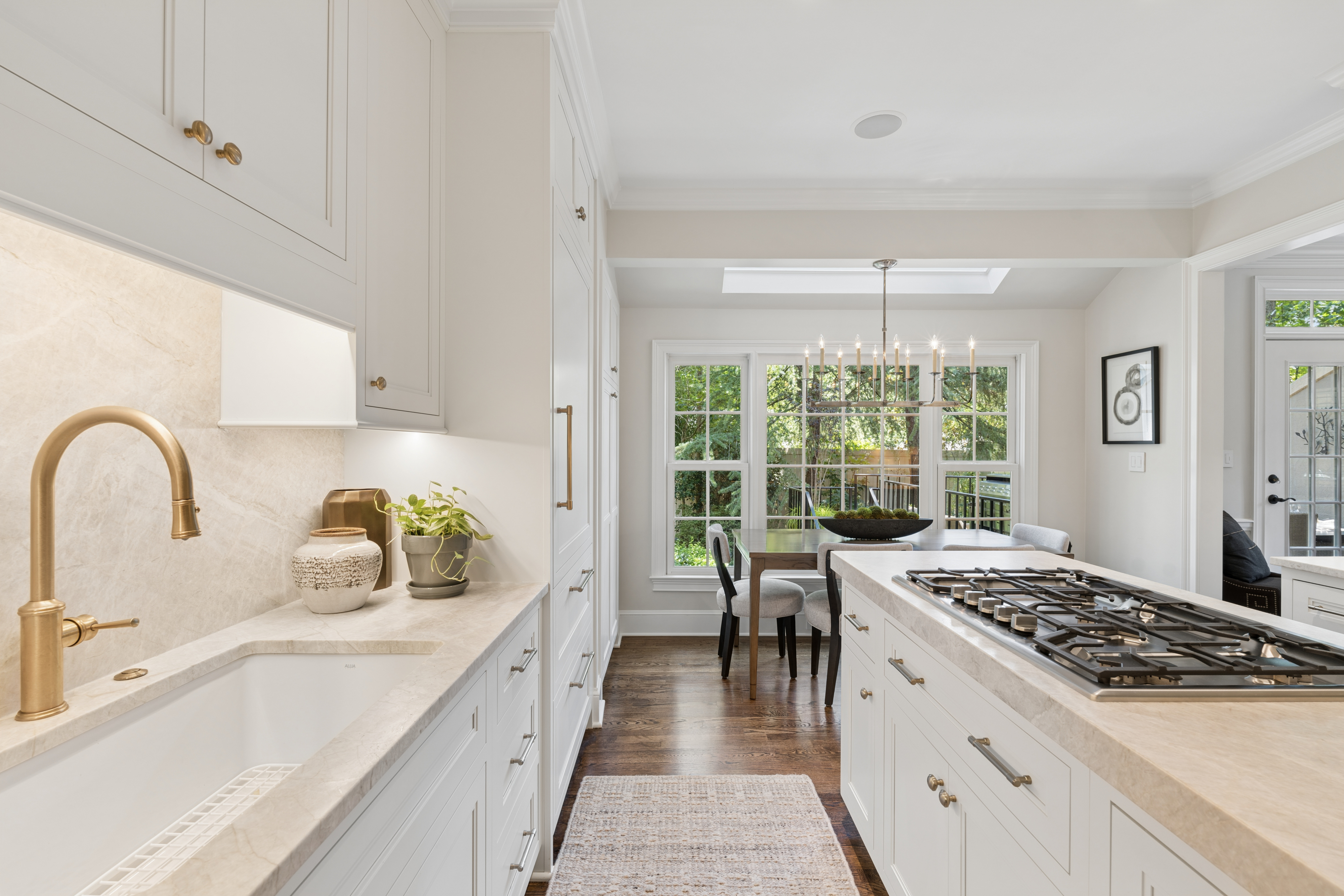  Carefully Curated End Unit Townhome in the Heart of Brookhaven - 物件實景