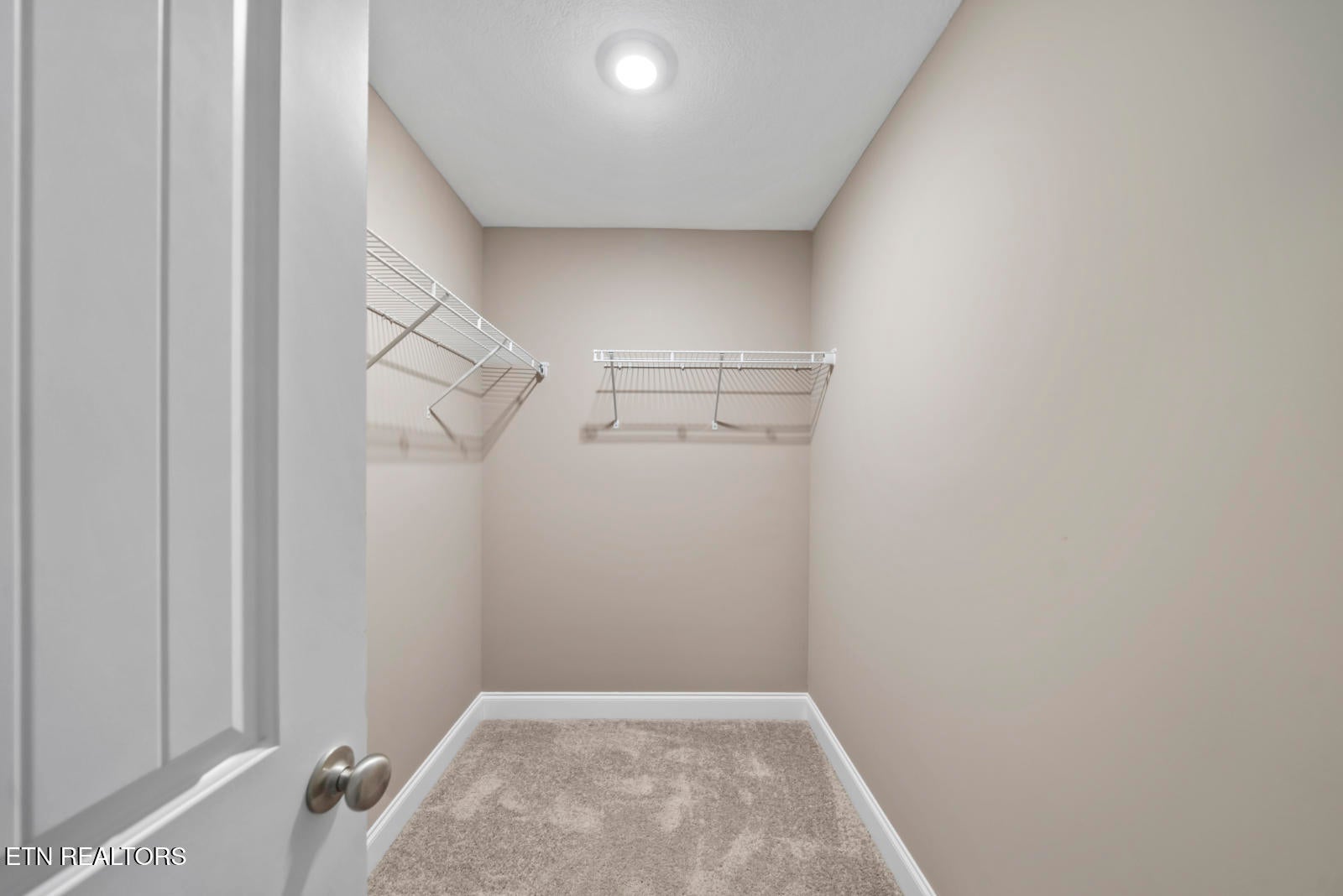 Oak Ridge, Tennessee, 37830, United States, 4 Bedrooms Bedrooms, ,3 BathroomsBathrooms,Residential,For Sale,2003025