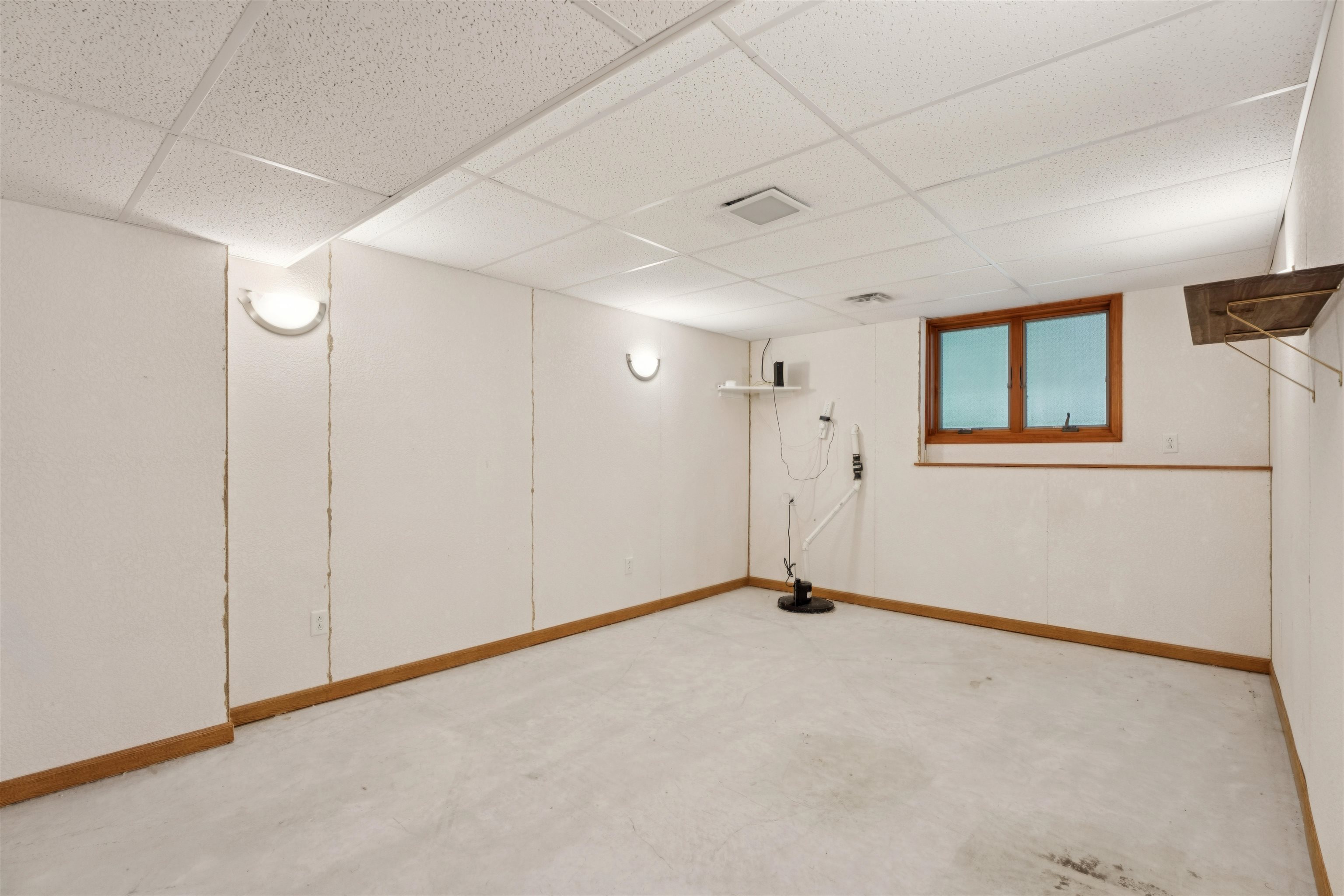 HORTONVILLE, Wisconsin, 54944, United States, 4 Bedrooms Bedrooms, ,4 BathroomsBathrooms,Residential,For Sale,1911438