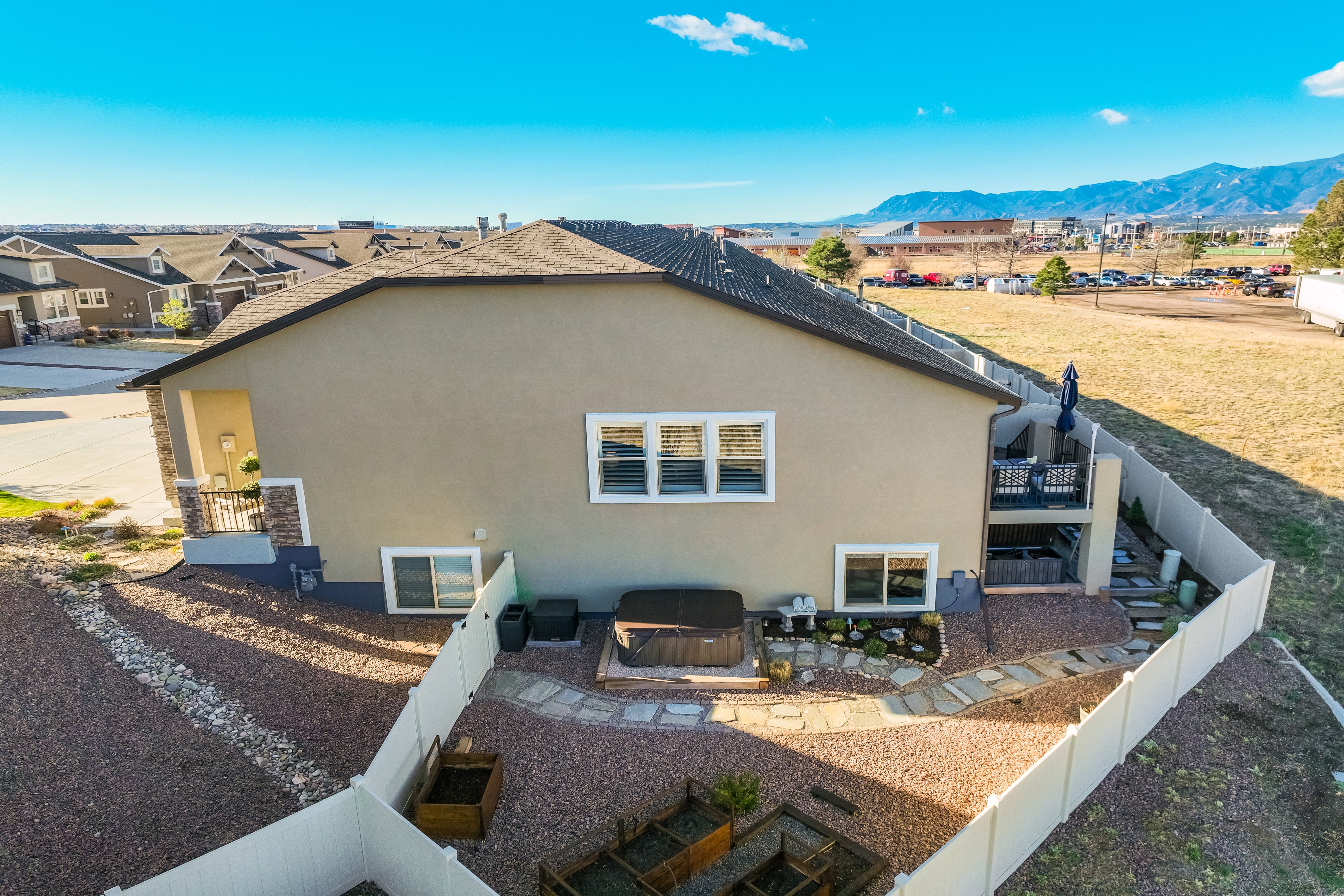  Paired Patio Home in Charming Enclave of Reserve at North Creek - 物件實景
