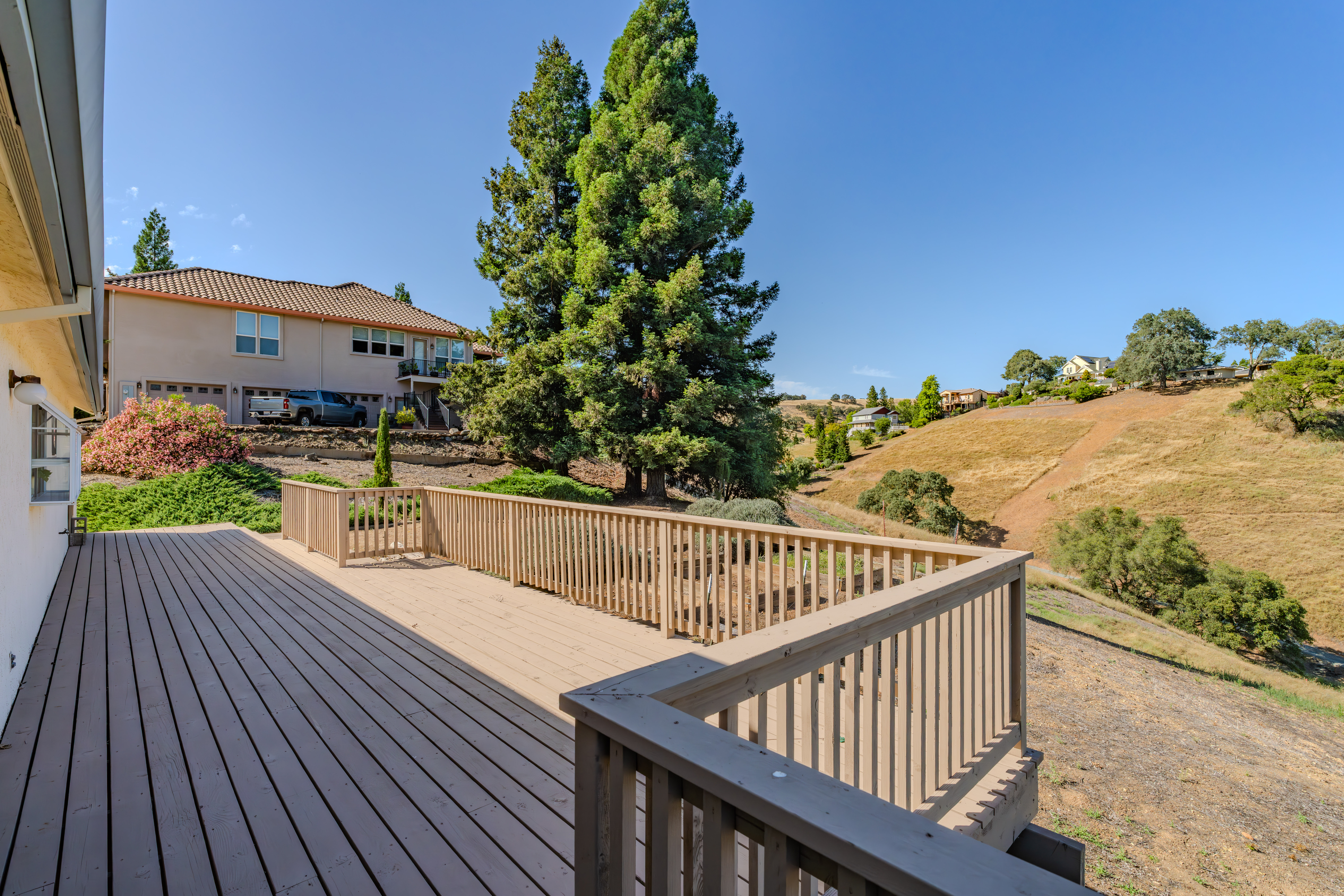  Spacious Sutter Creek Home with Hillside Views and Endless Potential - 物件實景