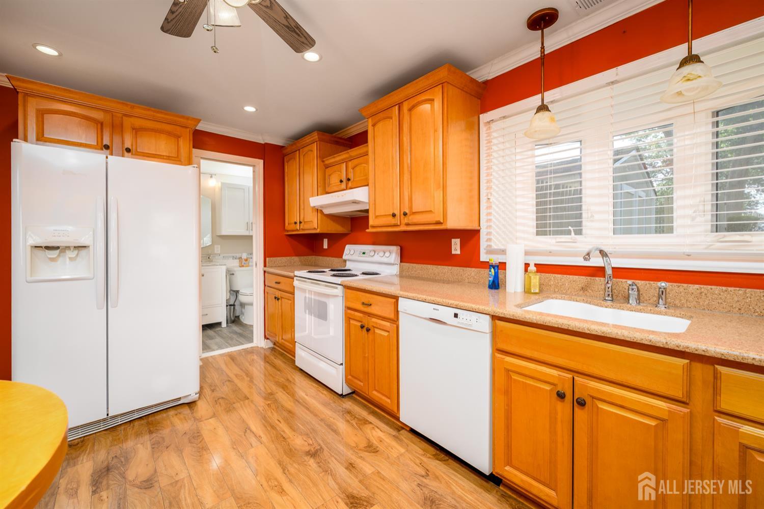 Edison, New Jersey, 08817, United States, 3 Bedrooms Bedrooms, ,2 BathroomsBathrooms,Residential,For Sale,1958154