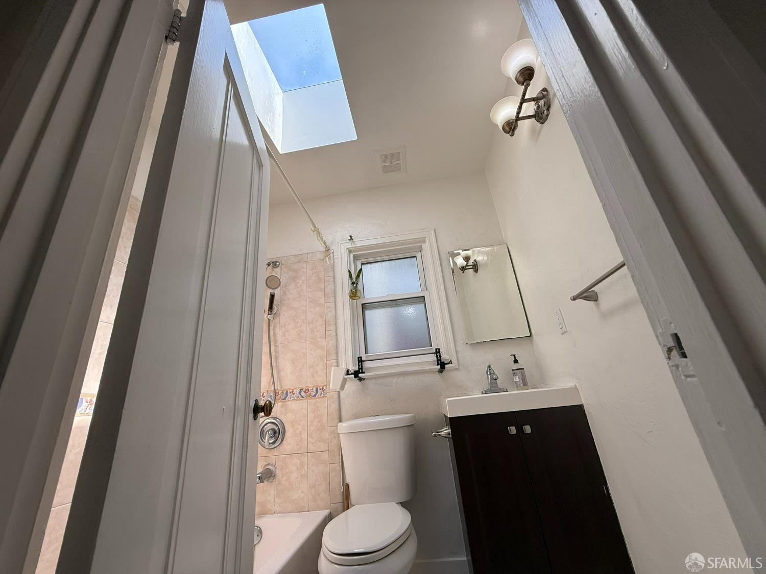San Francisco, California, 94134, United States, 2 Bedrooms Bedrooms, ,1 BathroomBathrooms,Residential,For Sale,1935343