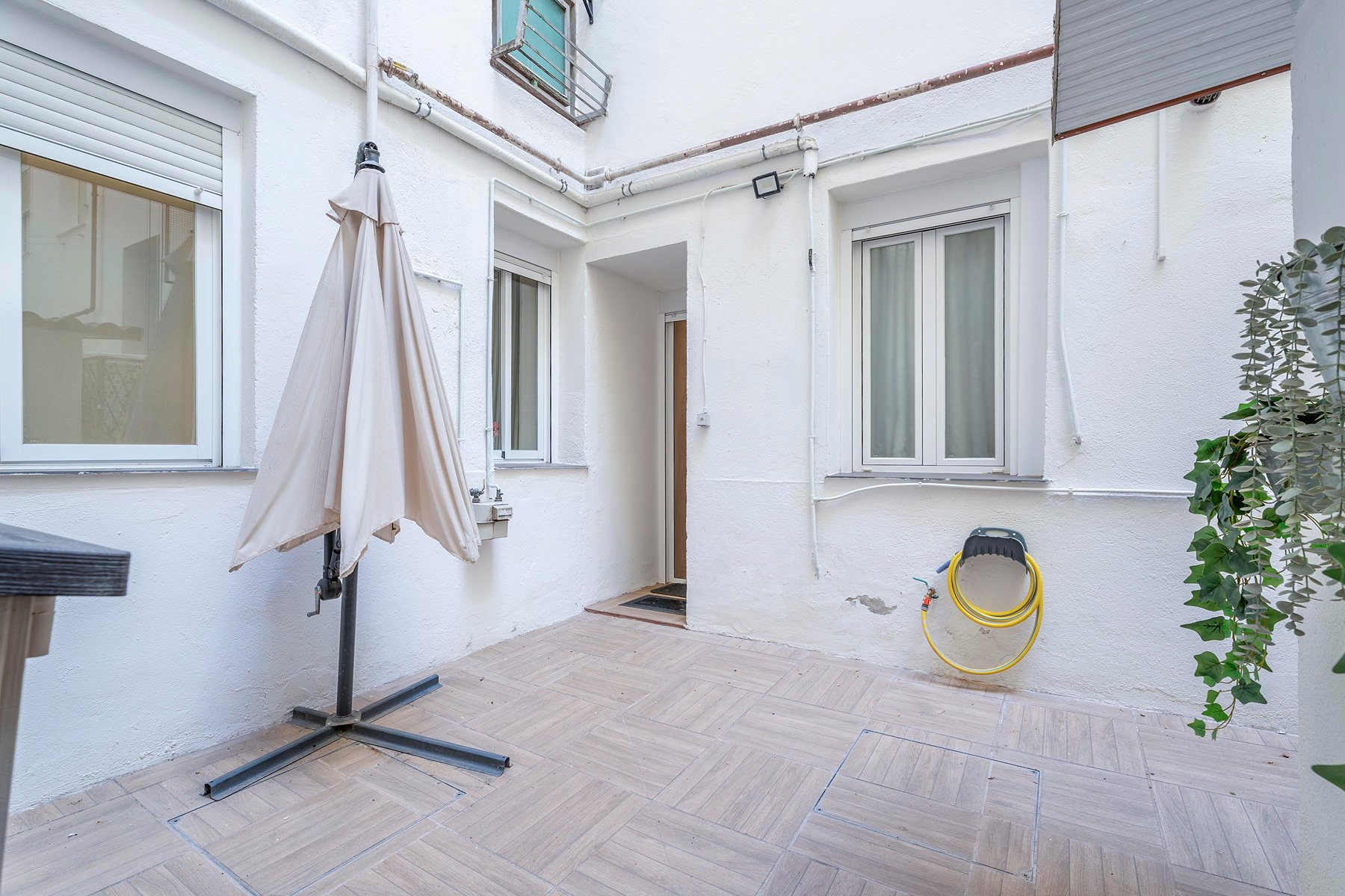  2-Bedroom flat with patio in Alcalde Sainz de Baranda - 物件實景