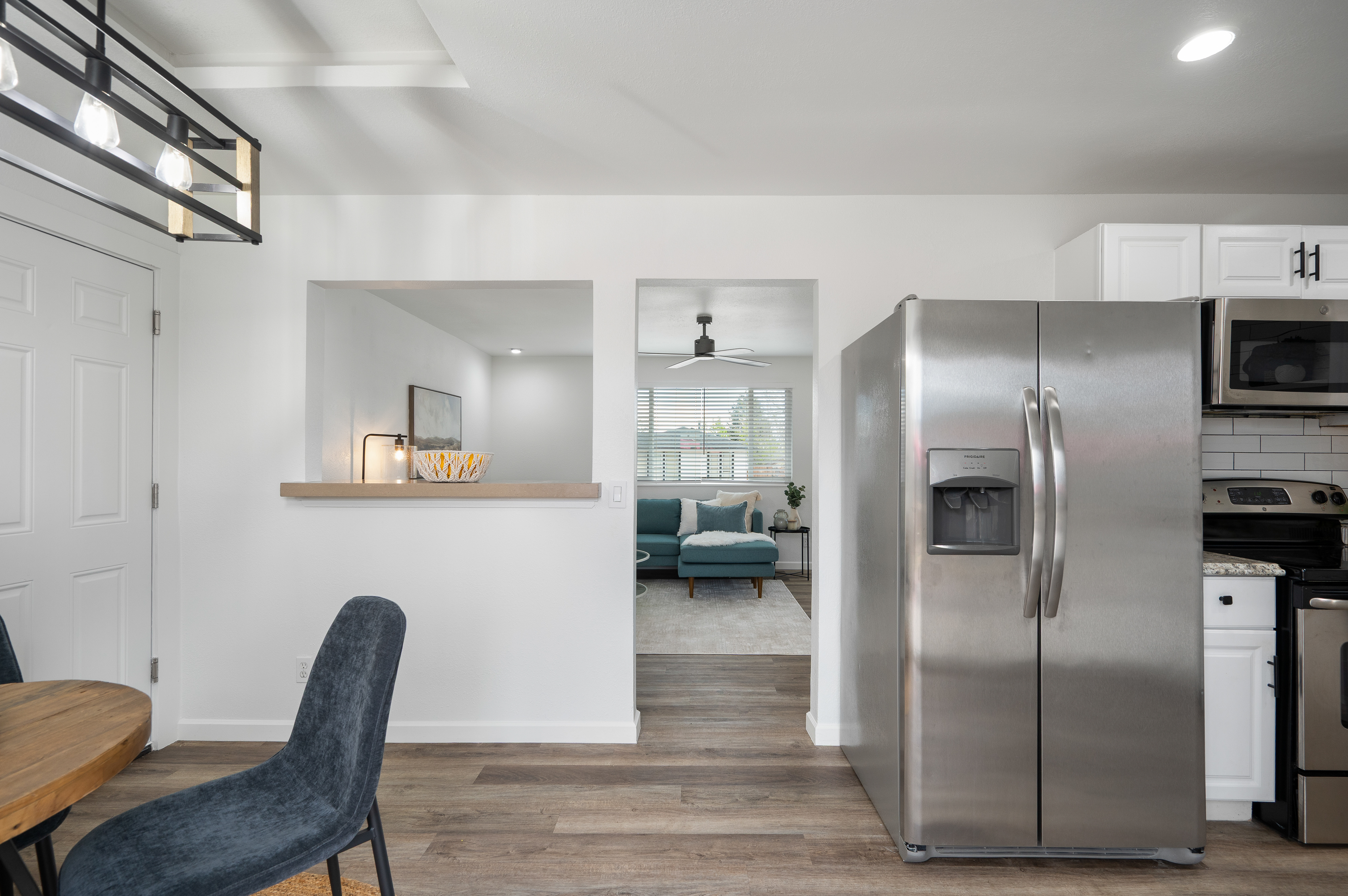  Beautifully Updated Tri-Level Home in Montbello - 物件實景