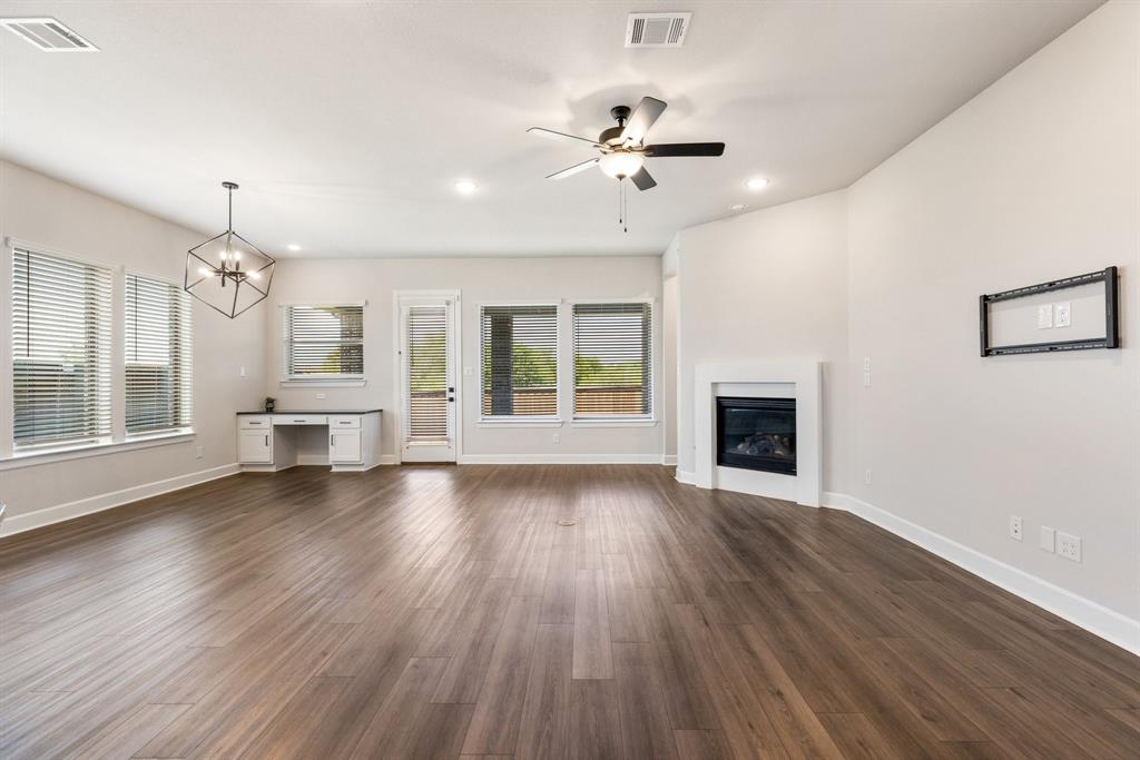 Mansfield, Texas, 76063, United States, 3 Bedrooms Bedrooms, ,2 BathroomsBathrooms,Residential,For Sale,1883184
