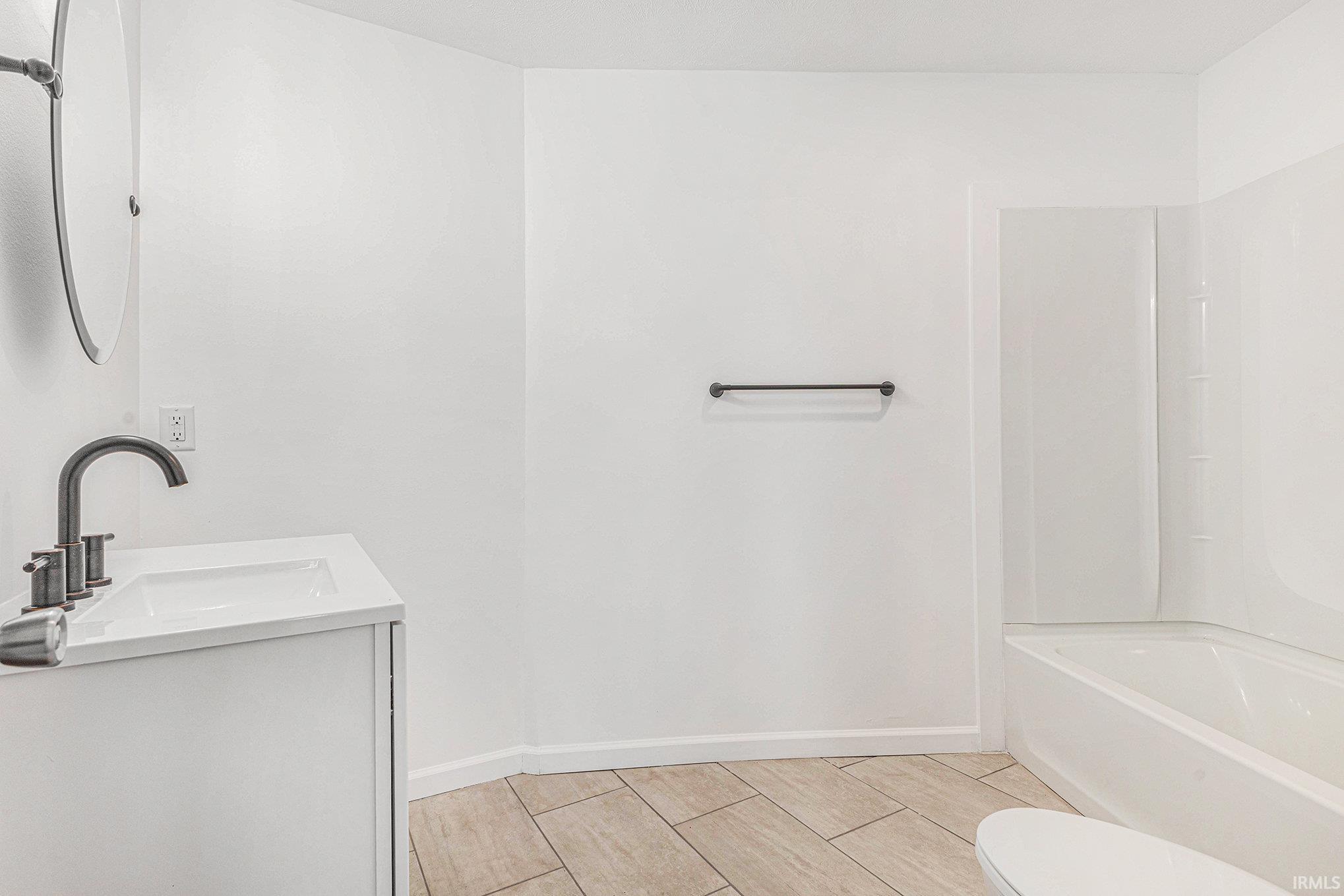 Osceola, Indiana, 46561, United States, 4 Bedrooms Bedrooms, ,3 BathroomsBathrooms,Residential,For Sale,1983997