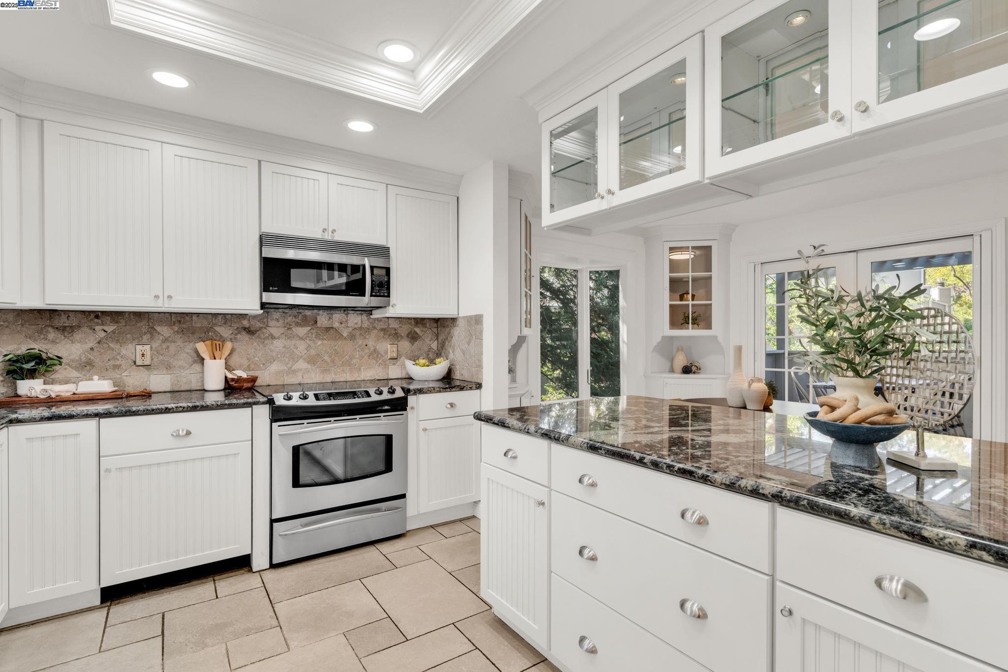 Pleasant Hill, California, 94523, United States, 4 Bedrooms Bedrooms, ,2 BathroomsBathrooms,Residential,For Sale,1991130