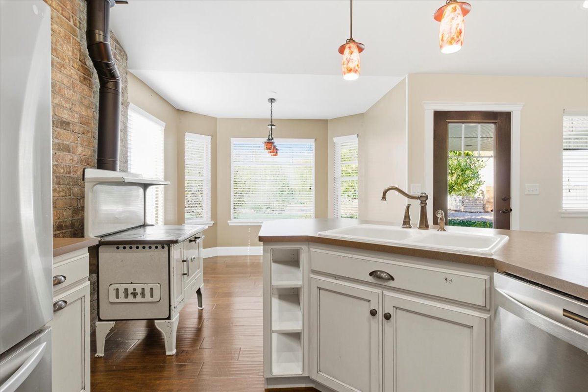 CENTRAL VALLEY, Utah, 84754, United States, 4 Bedrooms Bedrooms, ,3 BathroomsBathrooms,Residential,For Sale,1973038