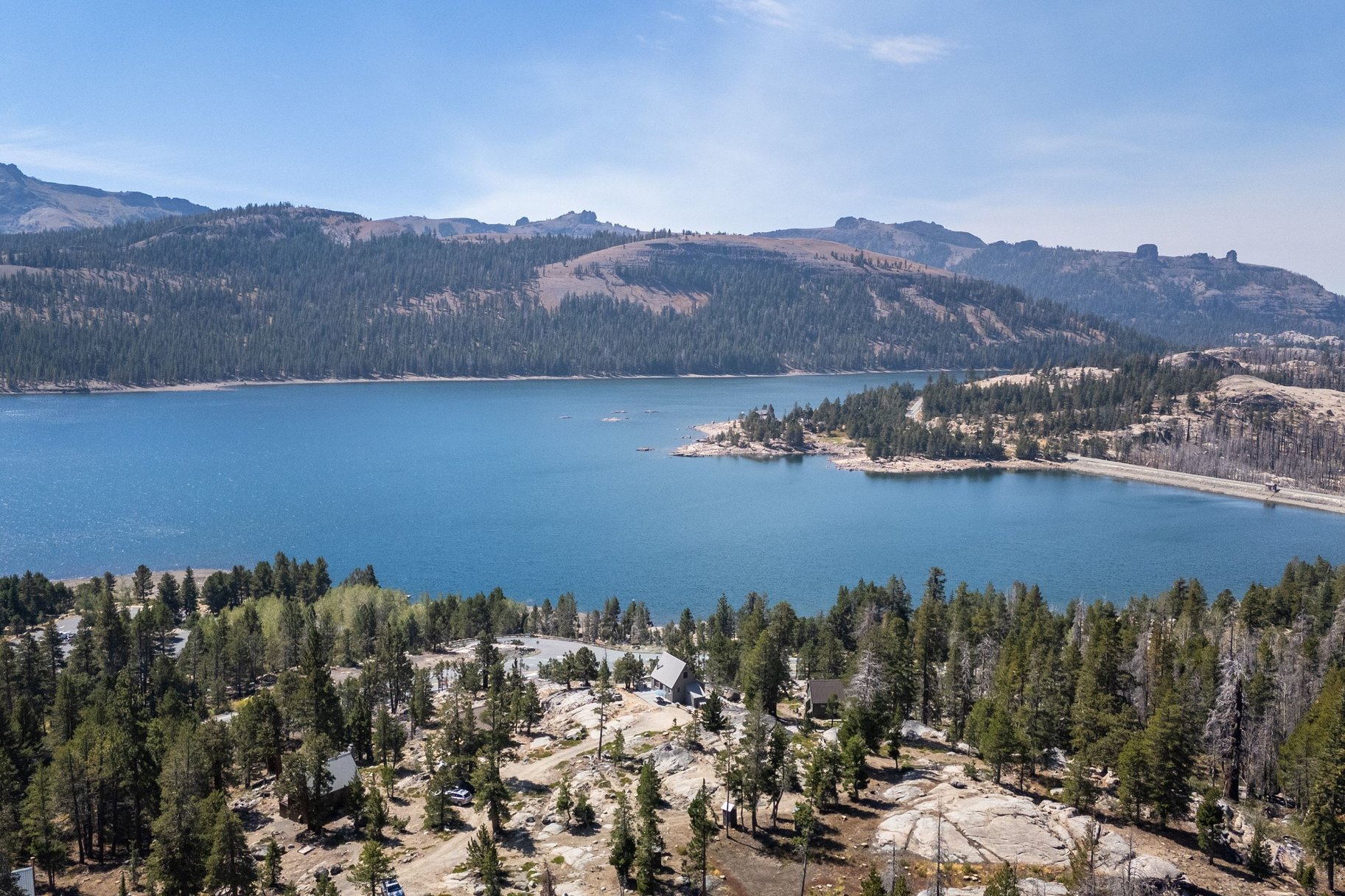  The Juniper Cabin: A Wild Invitation to See the World Differently - 物件實景
