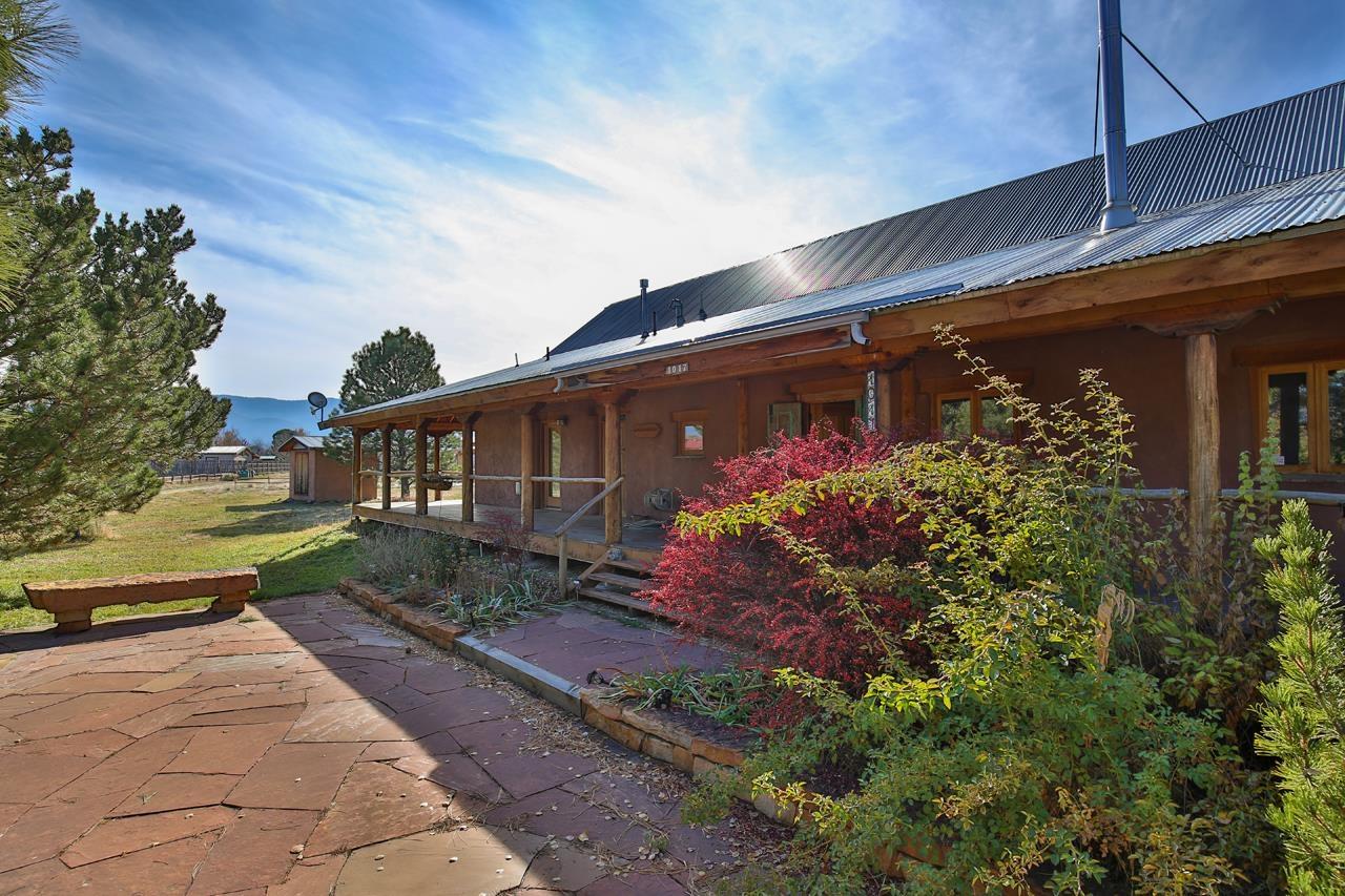 Taos, New Mexico, 87571, United States, 5 Bedrooms Bedrooms, ,5 BathroomsBathrooms,Residential,For Sale,1850359