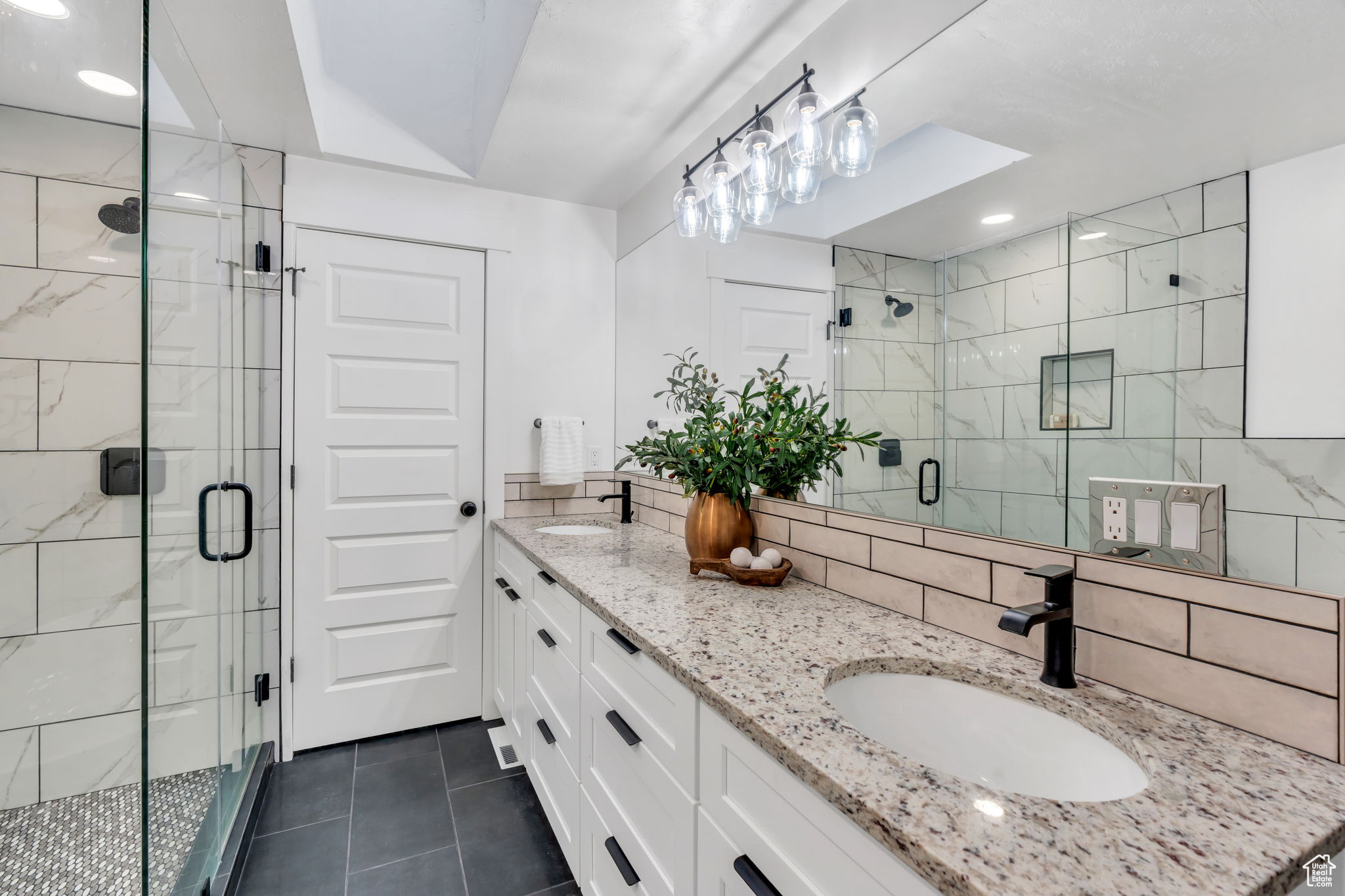 Provo, Utah, 84604, United States, 7 Bedrooms Bedrooms, ,2 BathroomsBathrooms,Residential,For Sale,1912581
