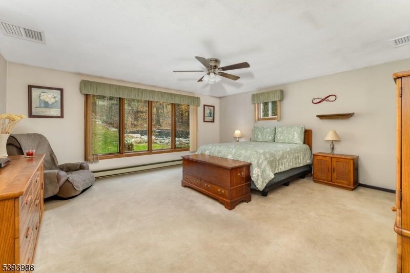 Newton, New Jersey, 07860, United States, 3 Bedrooms Bedrooms, ,3 BathroomsBathrooms,Residential,For Sale,1980842