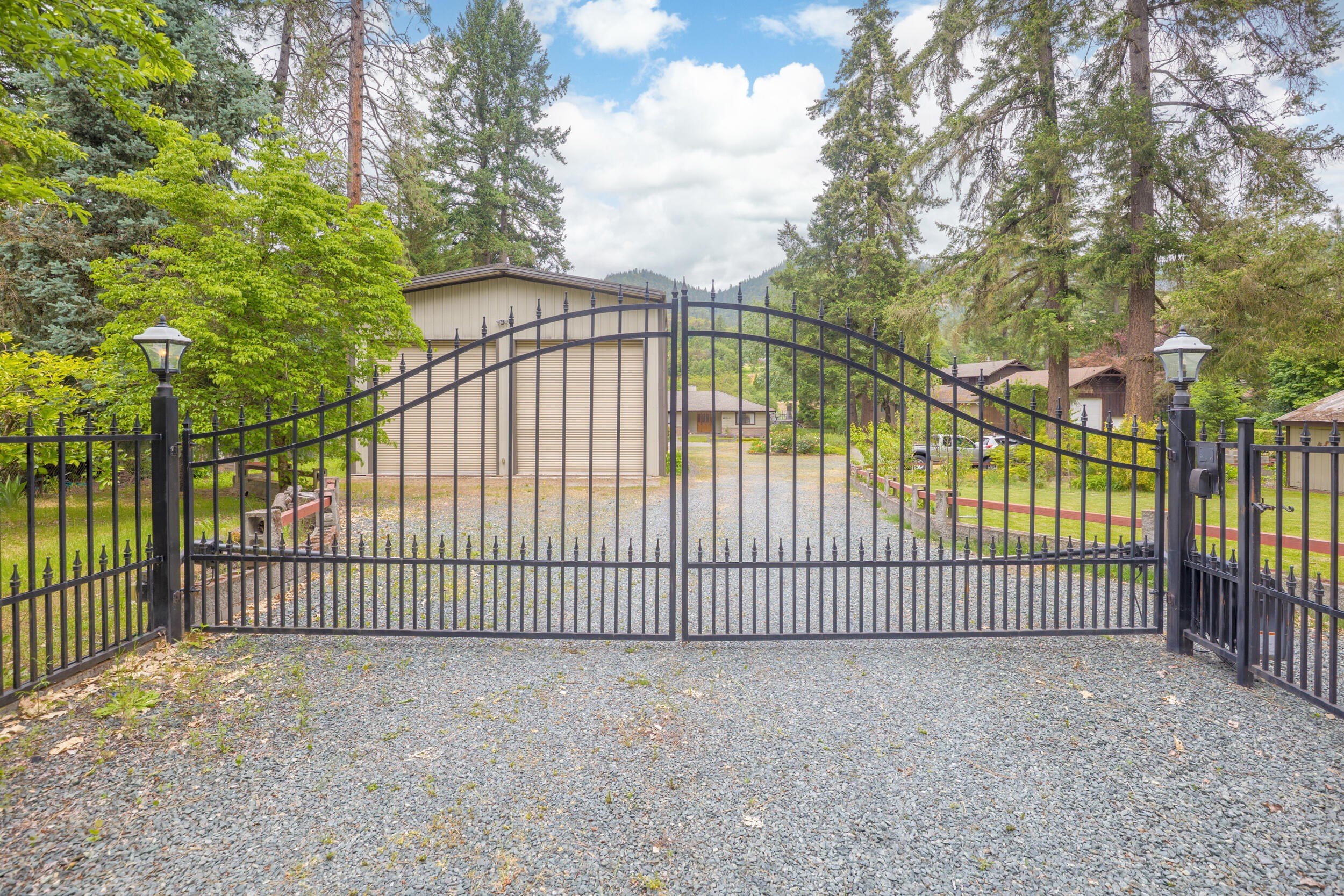 Grants Pass, Oregon, 97527, United States, 3 Bedrooms Bedrooms, ,3 BathroomsBathrooms,Residential,For Sale,1822817