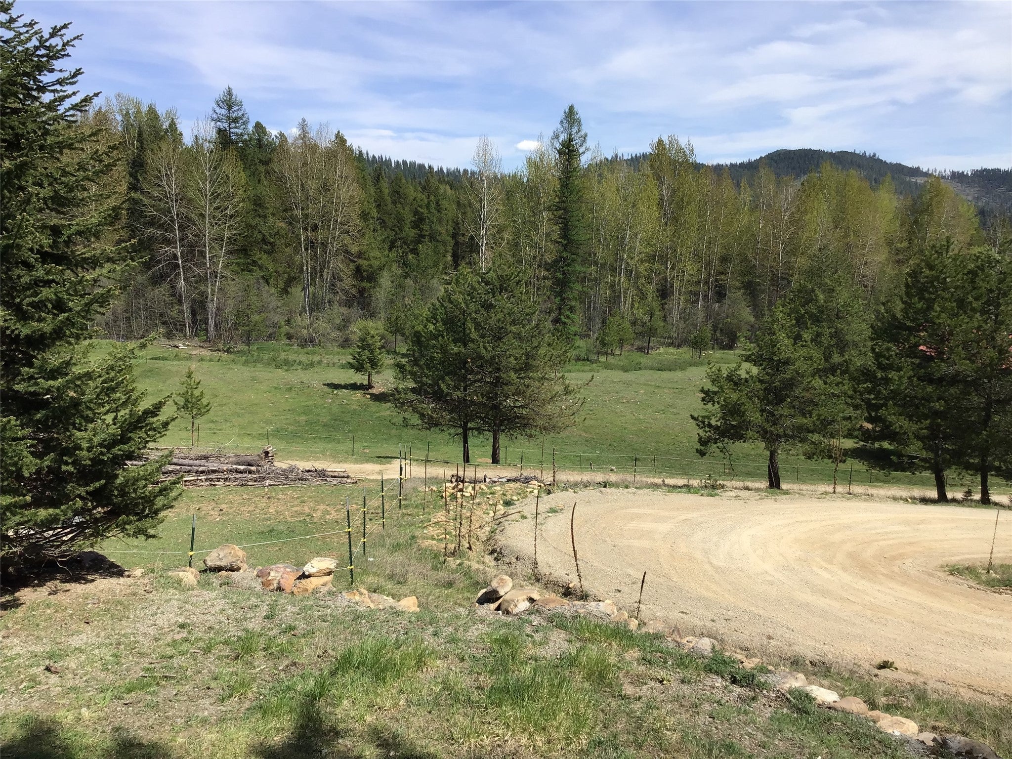 De Borgia, Montana, 59830, United States, 2 Bedrooms Bedrooms, ,1 BathroomBathrooms,Residential,For Sale,1806179