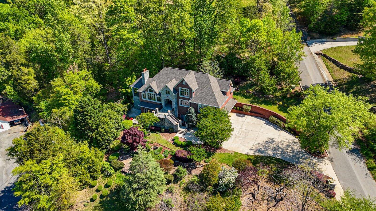 Guild, Tennessee, 37340, United States, 4 Bedrooms Bedrooms, ,5 BathroomsBathrooms,Residential,For Sale,2040612