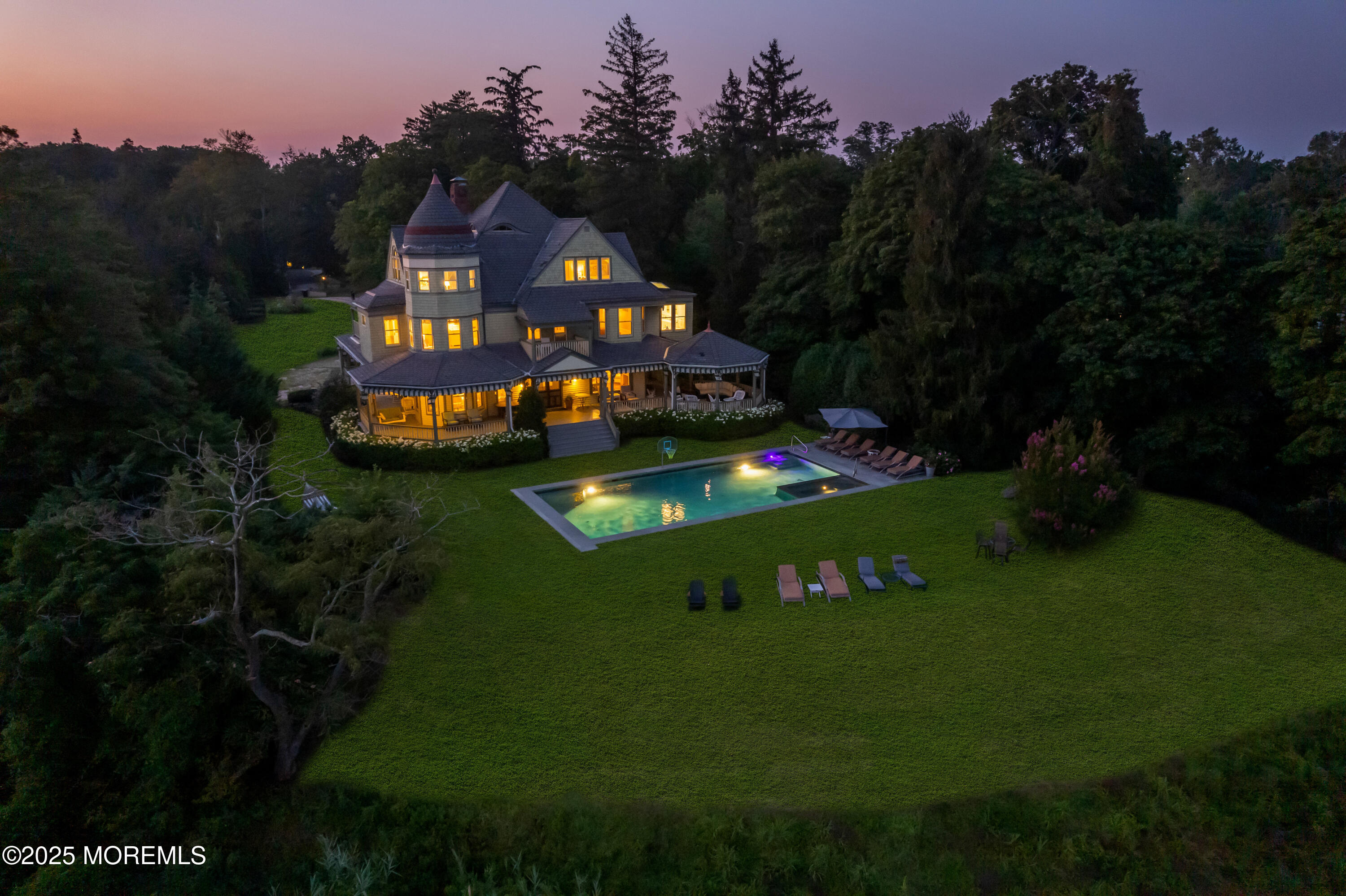 Red Bank, New Jersey, 07701, United States, 9 Bedrooms Bedrooms, ,6 BathroomsBathrooms,Residential,For Sale,1934404