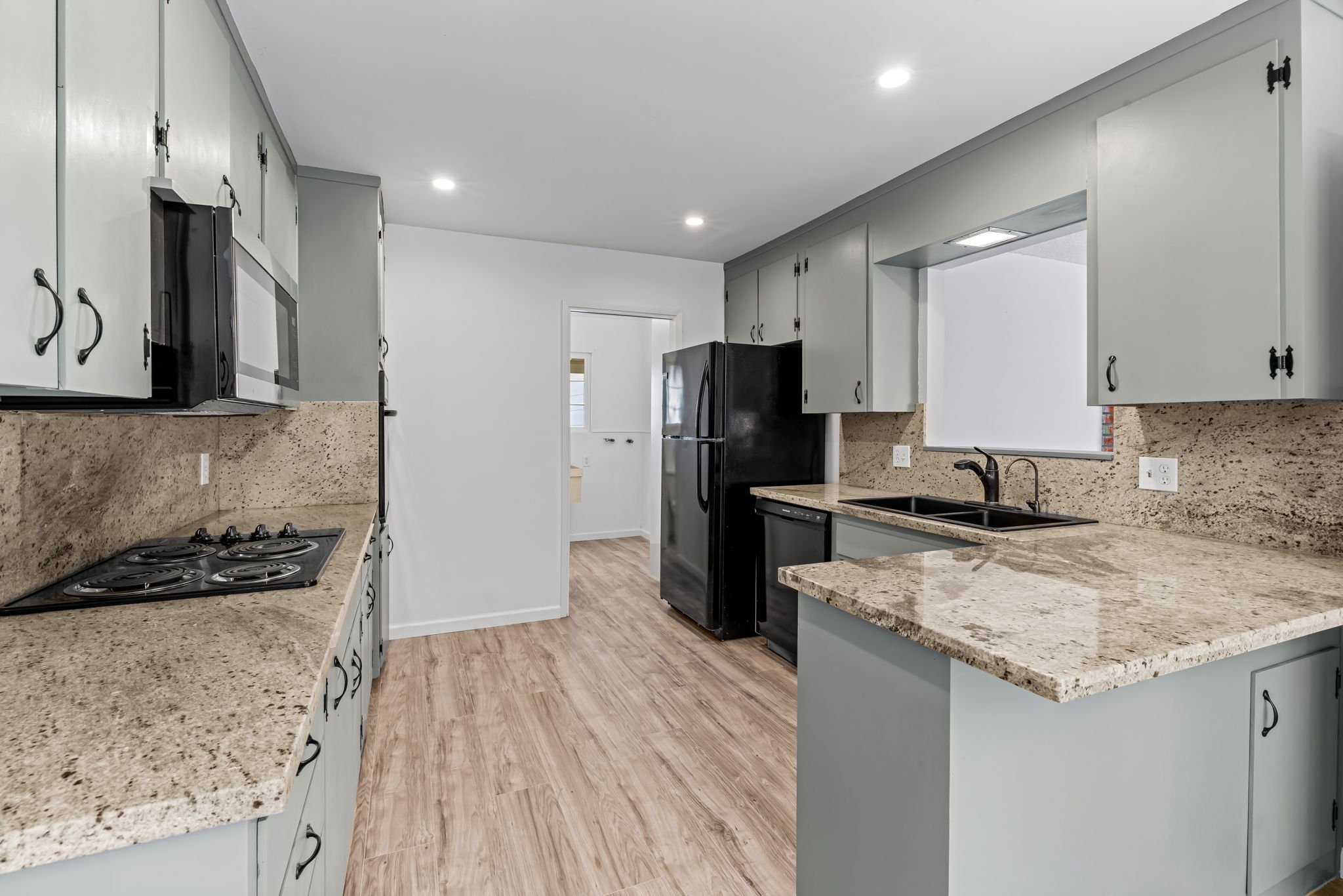 Watsonville, California, 95076, United States, 3 Bedrooms Bedrooms, ,2 BathroomsBathrooms,Residential,For Sale,1976793