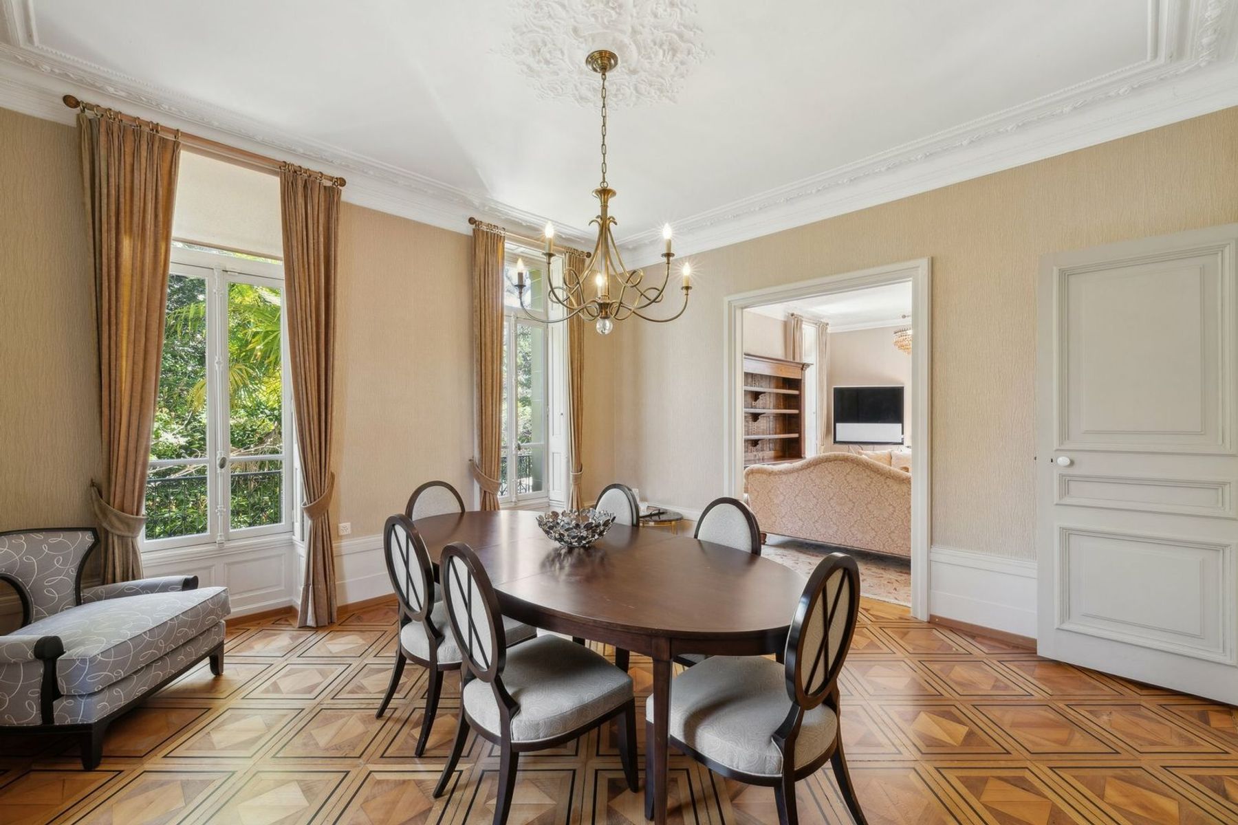  Prestigious property a few steps from the lakefront, lush parkland - 物件實景