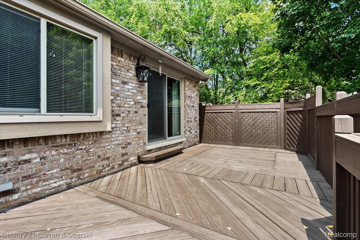 Northville, Michigan, 48168, United States, 3 Bedrooms Bedrooms, ,4 BathroomsBathrooms,Residential,For Sale,1921714