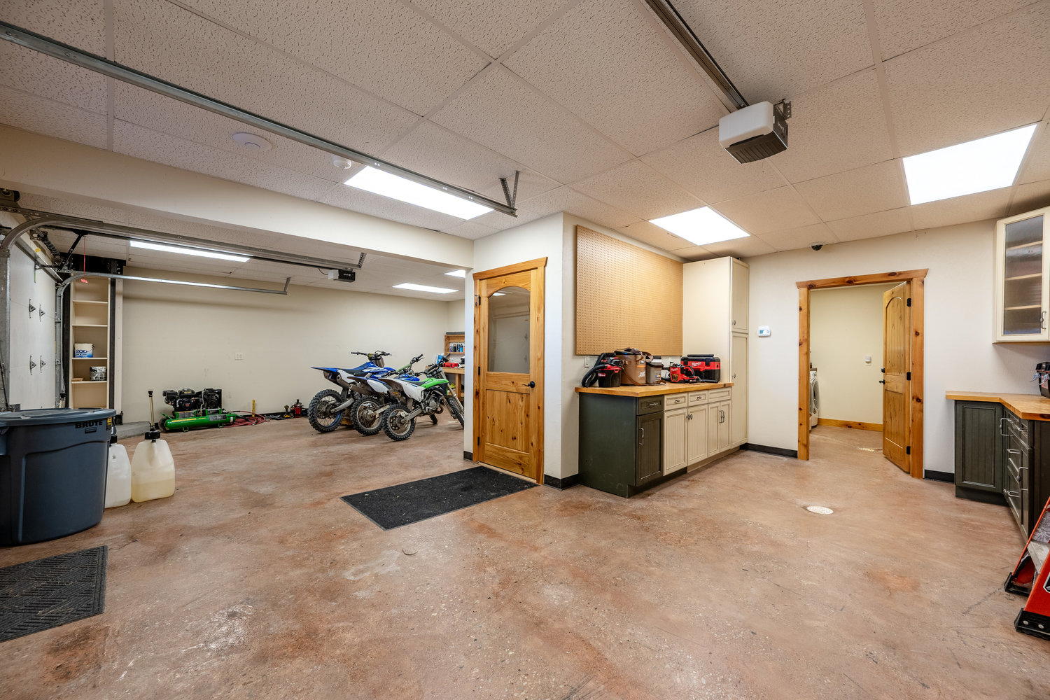 Sheridan, Wyoming, 82801, United States, 2 Bedrooms Bedrooms, ,2 BathroomsBathrooms,Residential,For Sale,1982775