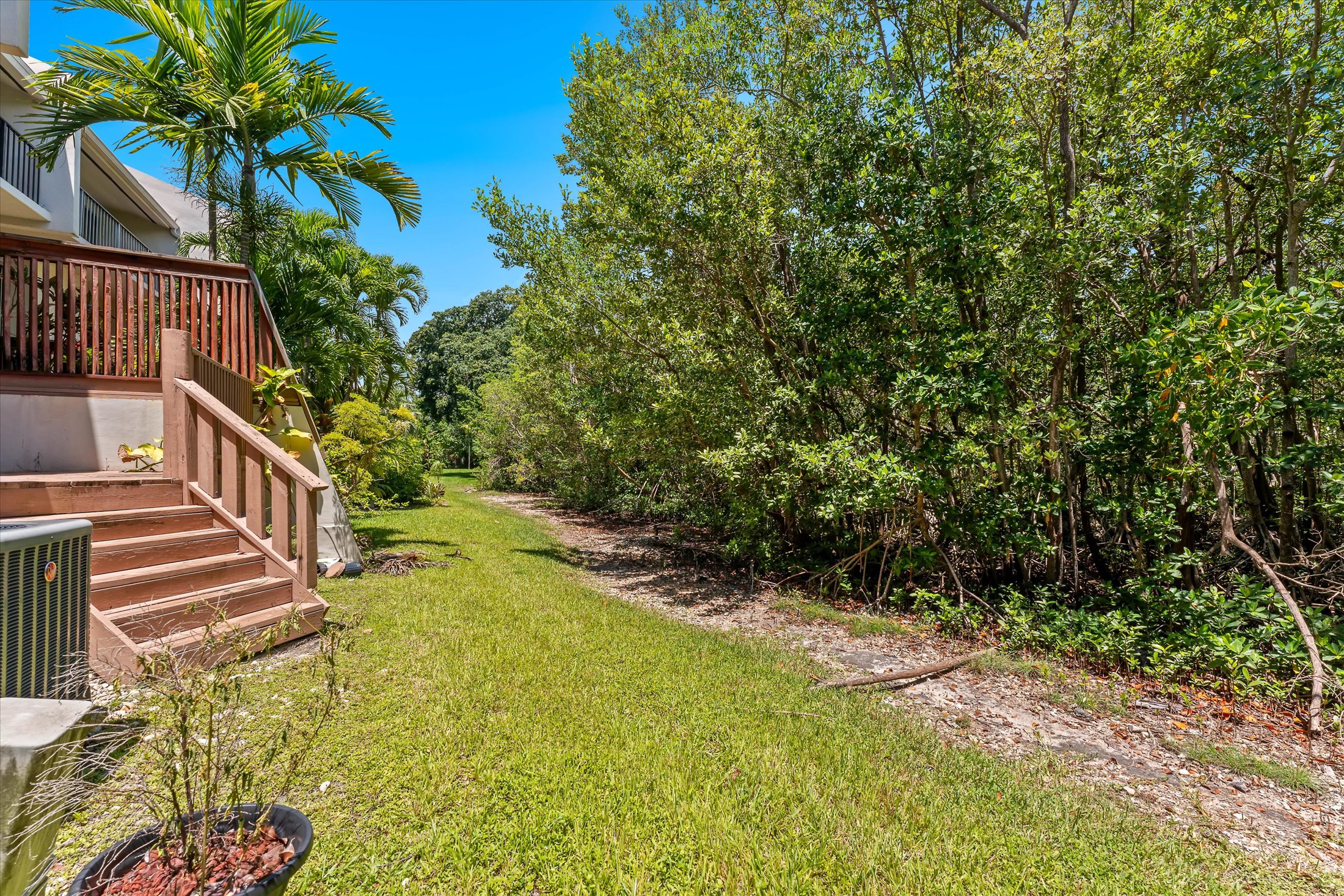  2525 NE 135th St, North Miami, FL, 33181 - 物件實景