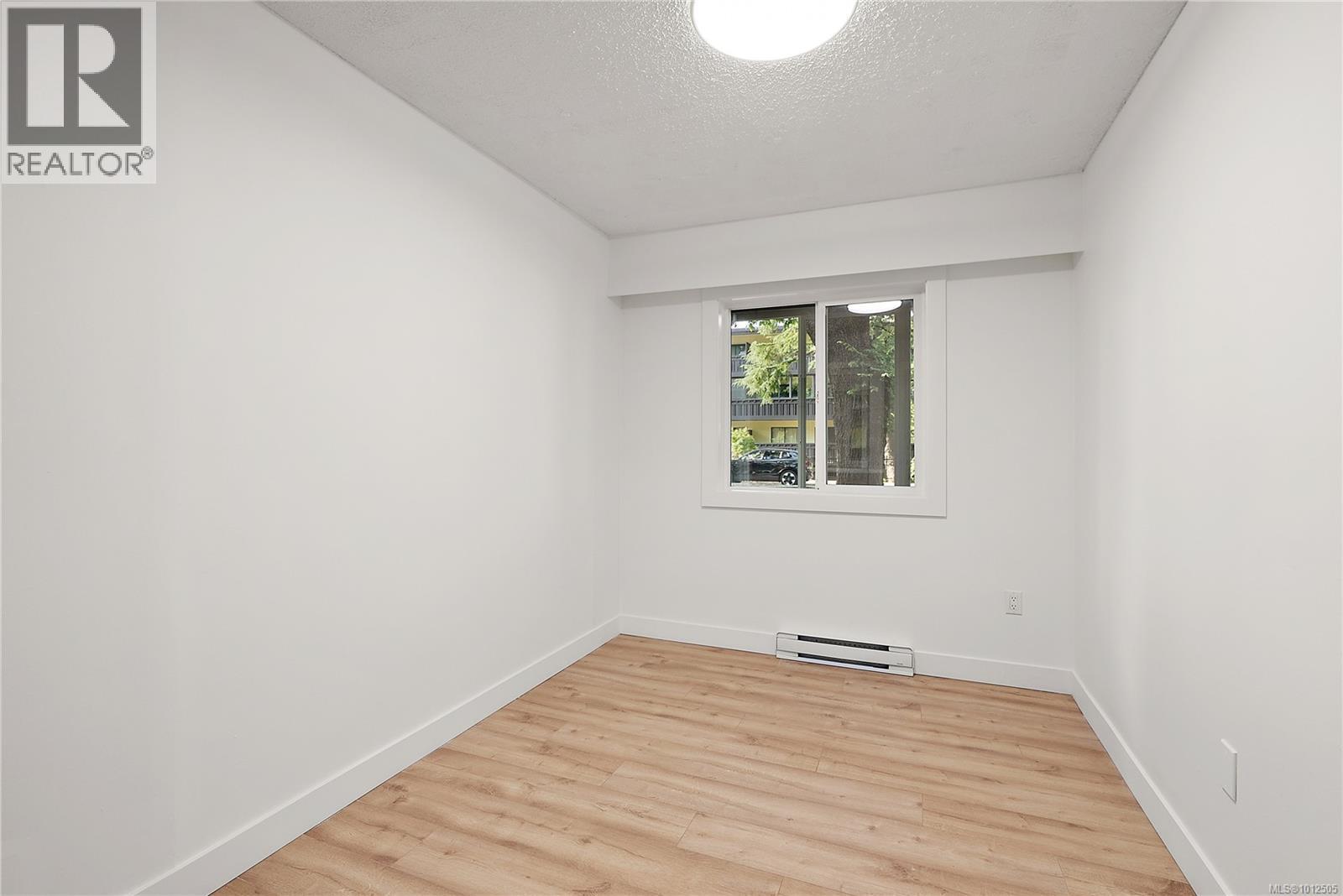 ESQUIMALT, British Columbia, V9A 3N4, CA, 3 Bedrooms Bedrooms, ,1 BathroomBathrooms,Residential,For Sale,1950228