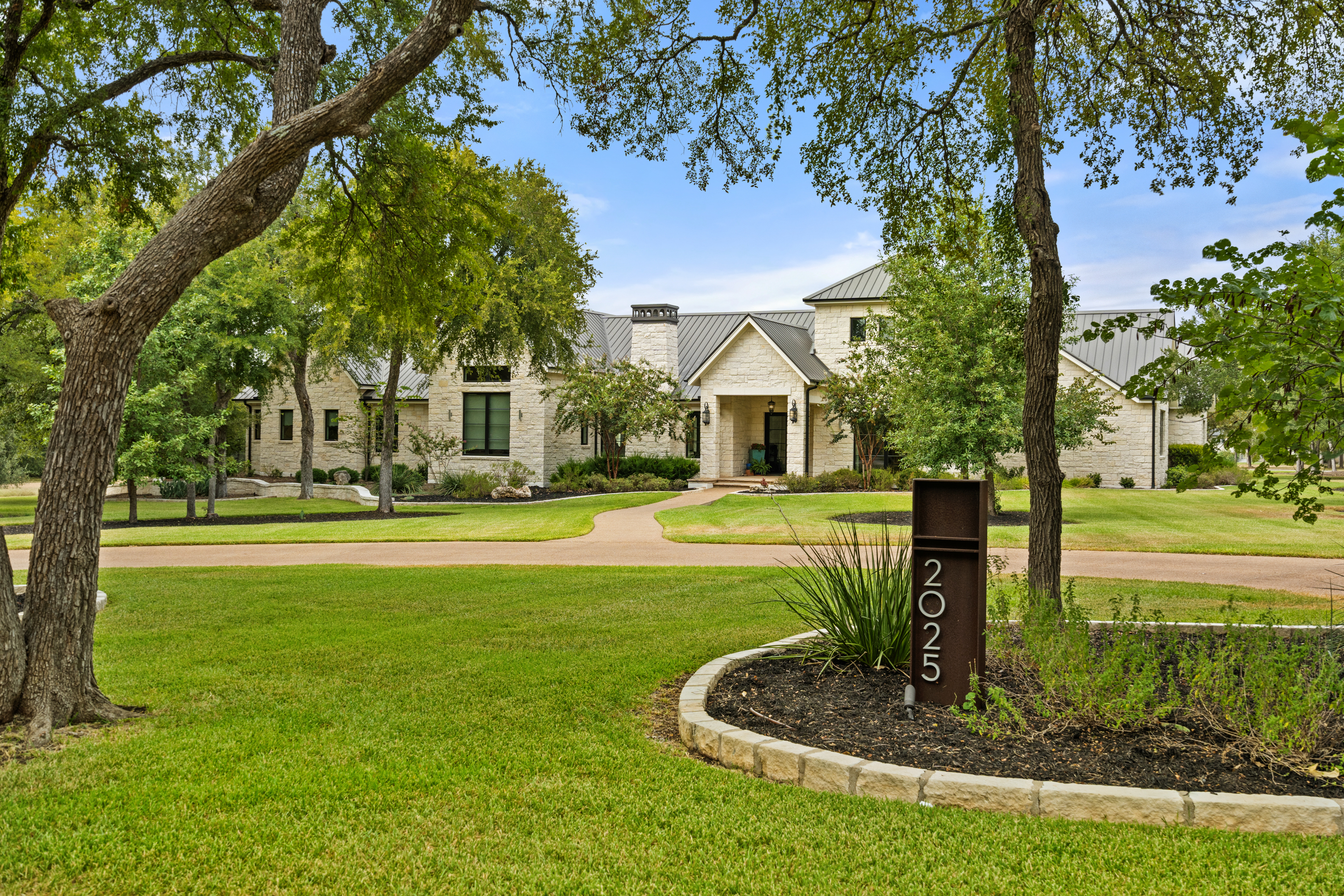  Rare Expression of Refined Hill Country Living - 物件實景